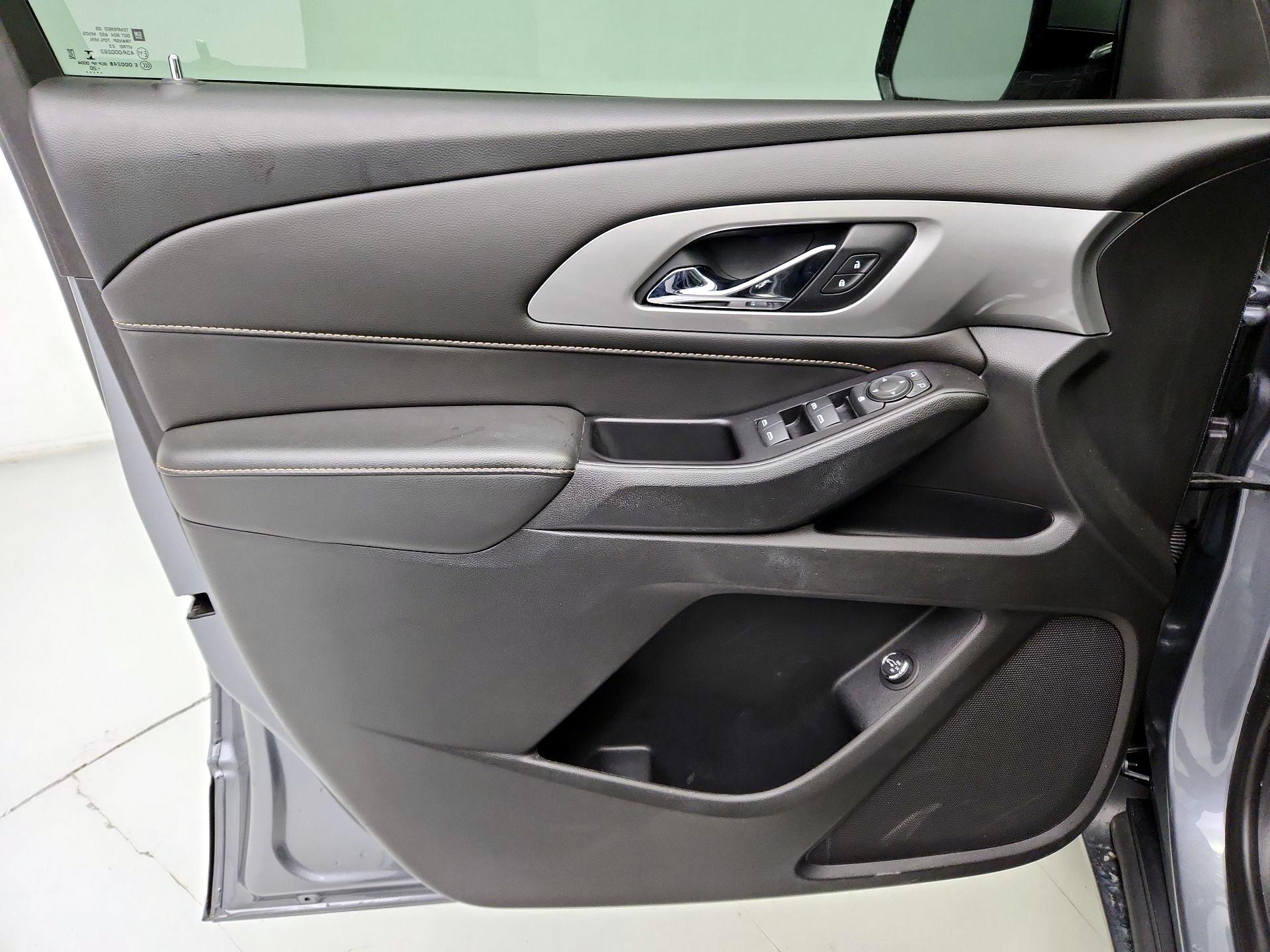 Thumbnail: 2020 Chevrolet Traverse - 12