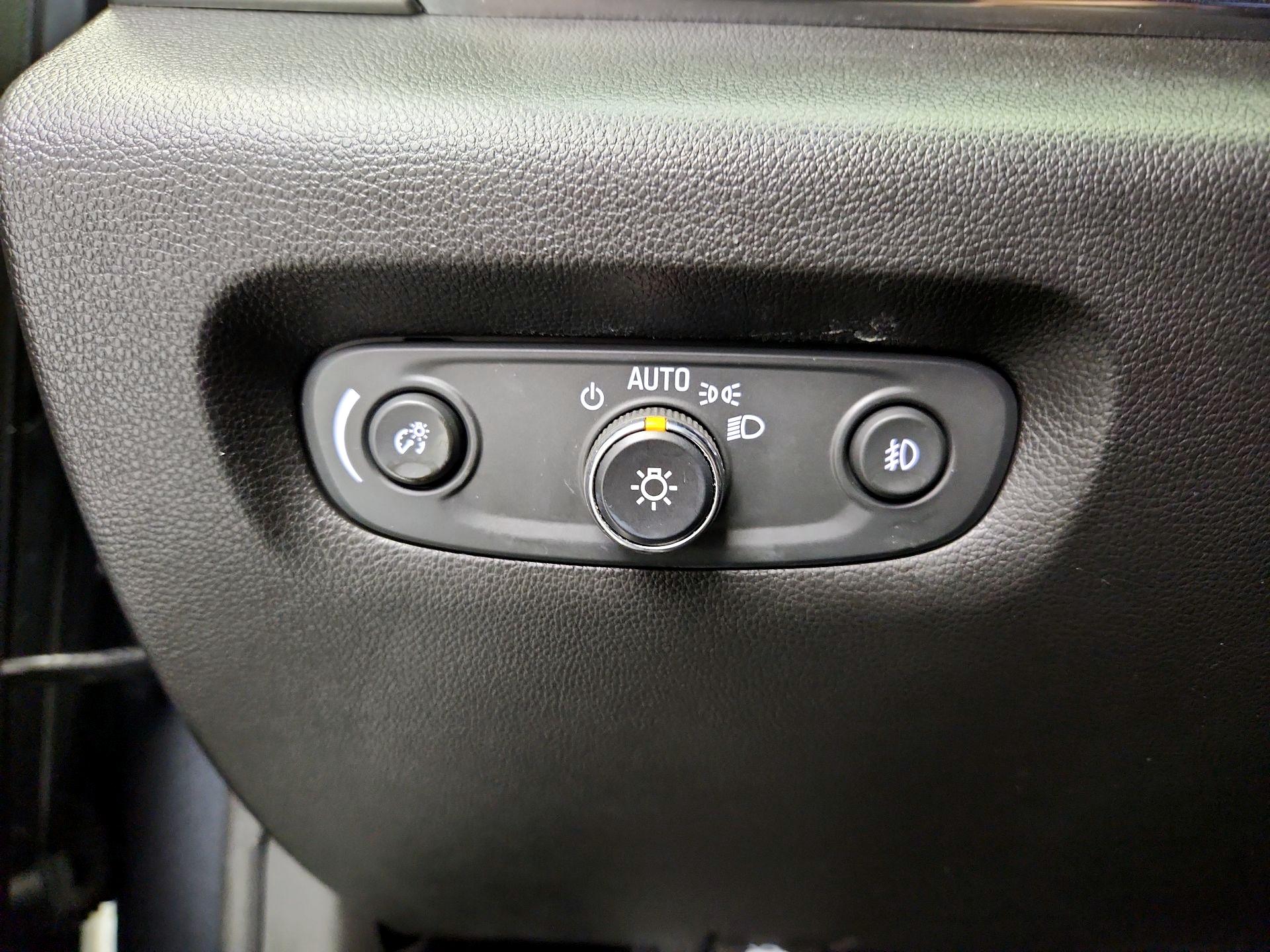 Thumbnail: 2020 Chevrolet Traverse - 13