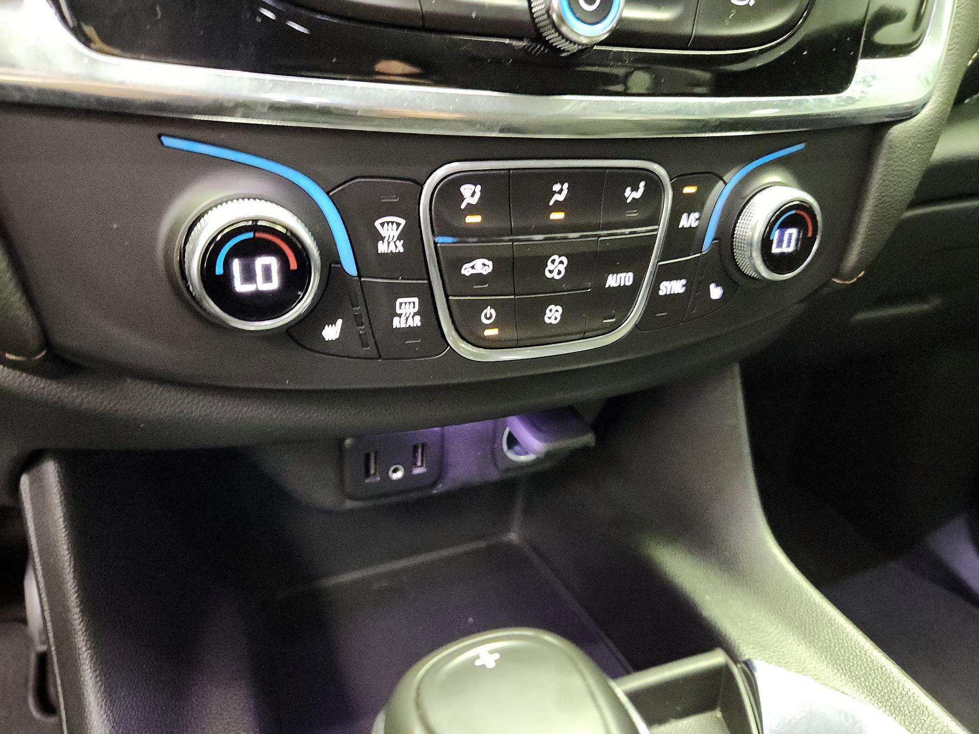 Thumbnail: 2020 Chevrolet Traverse - 16