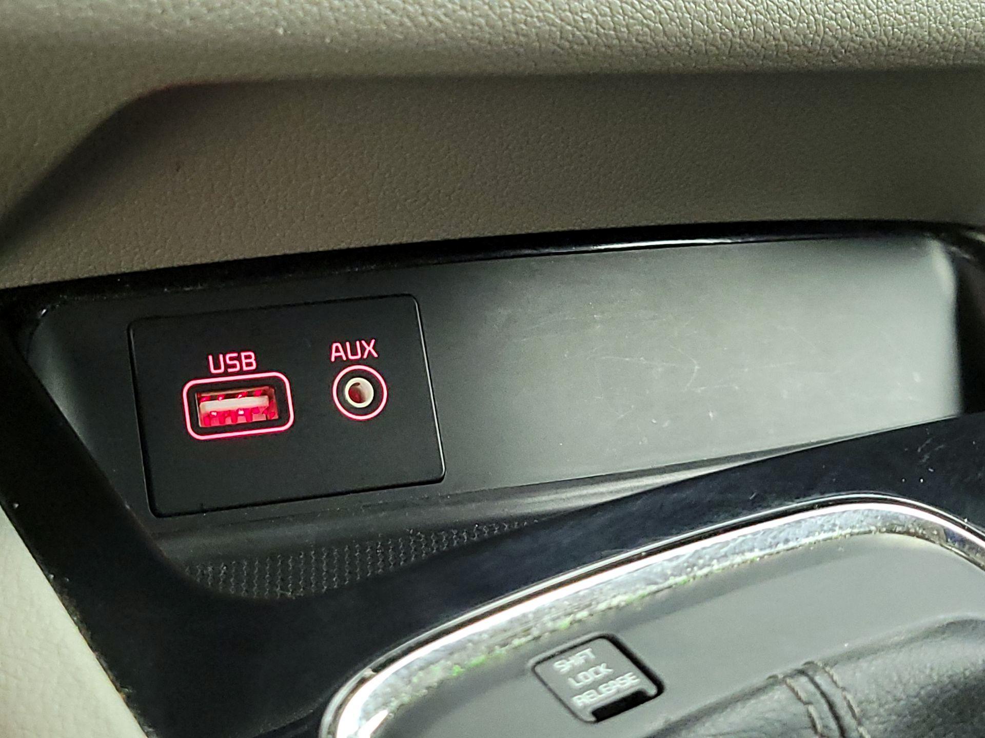 Thumbnail: 2018 Kia Sedona - 18