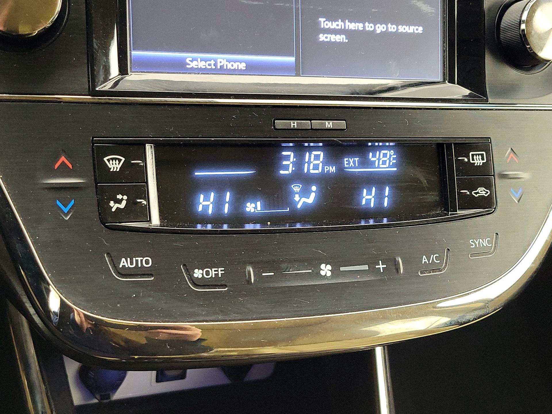 Thumbnail: 2018 Toyota Avalon - 16