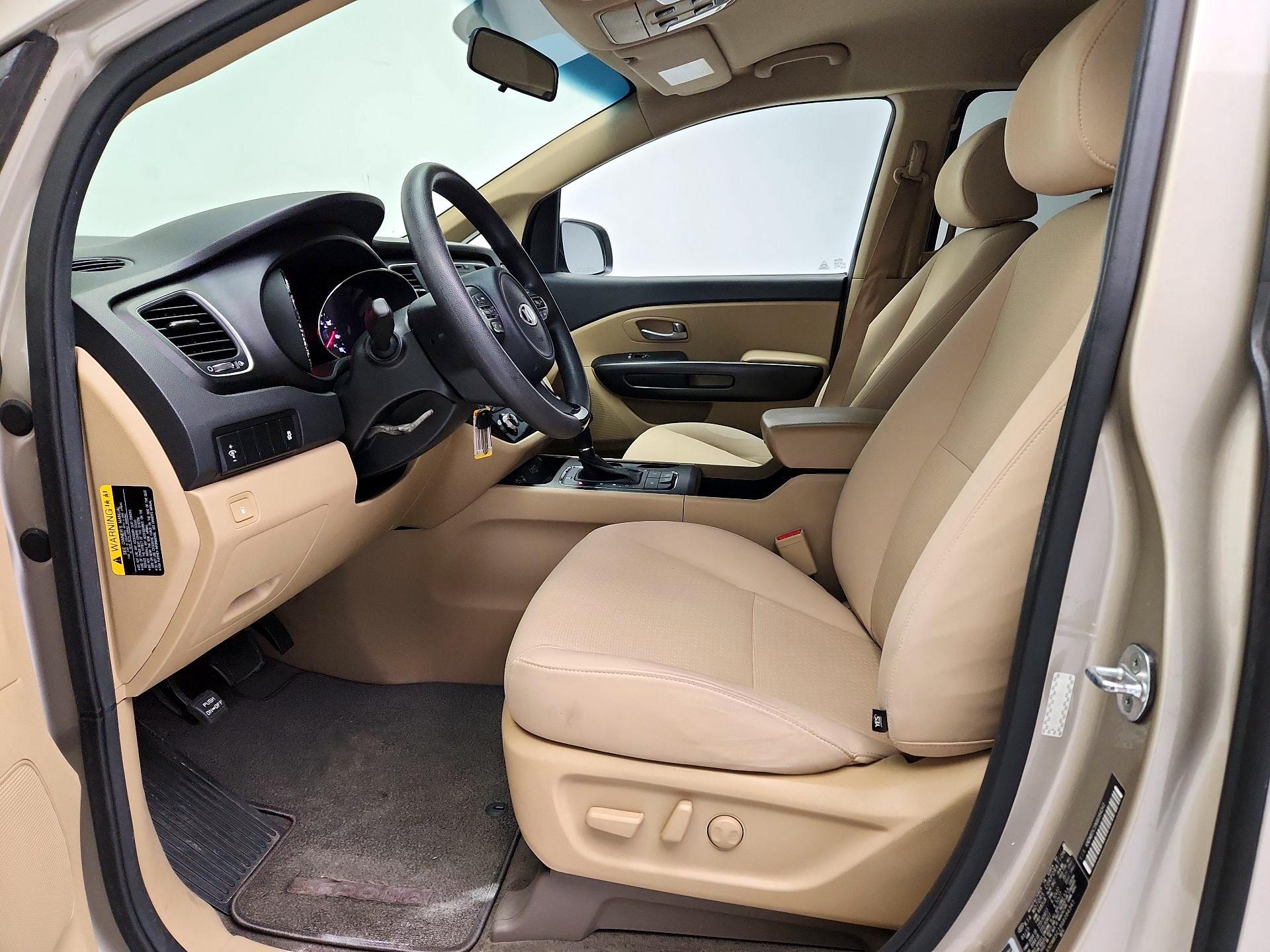 Thumbnail: 2016 Kia Sedona - 11