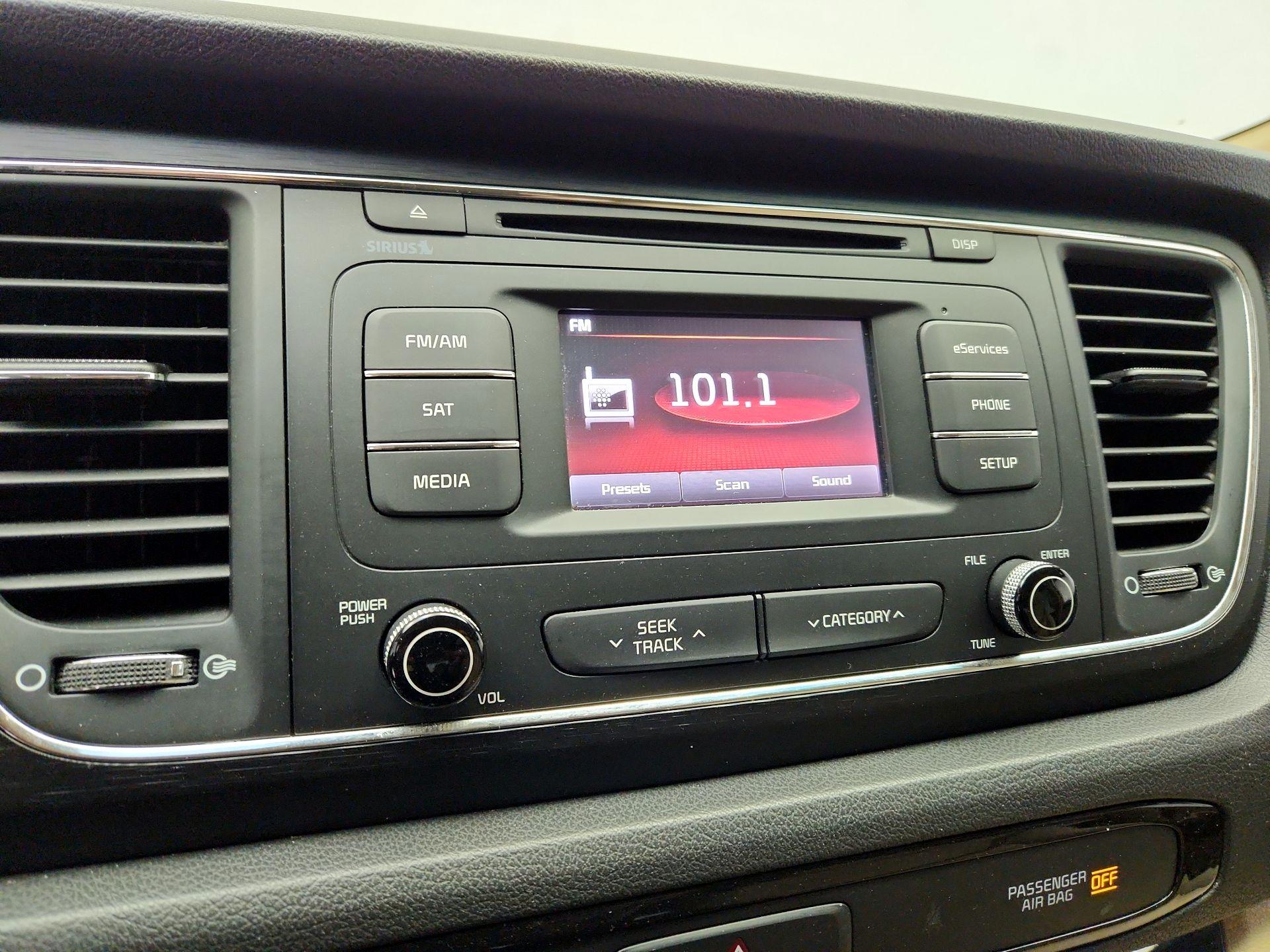 Thumbnail: 2016 Kia Sedona - 15