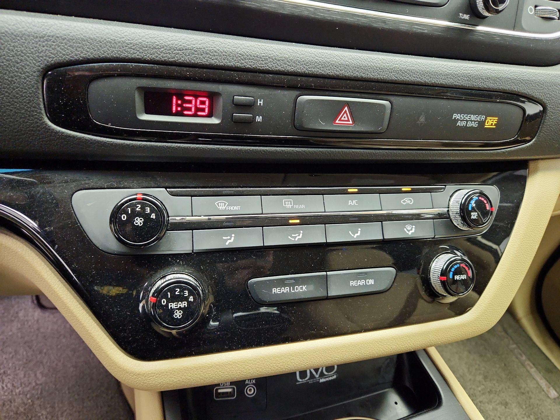 Thumbnail: 2016 Kia Sedona - 16