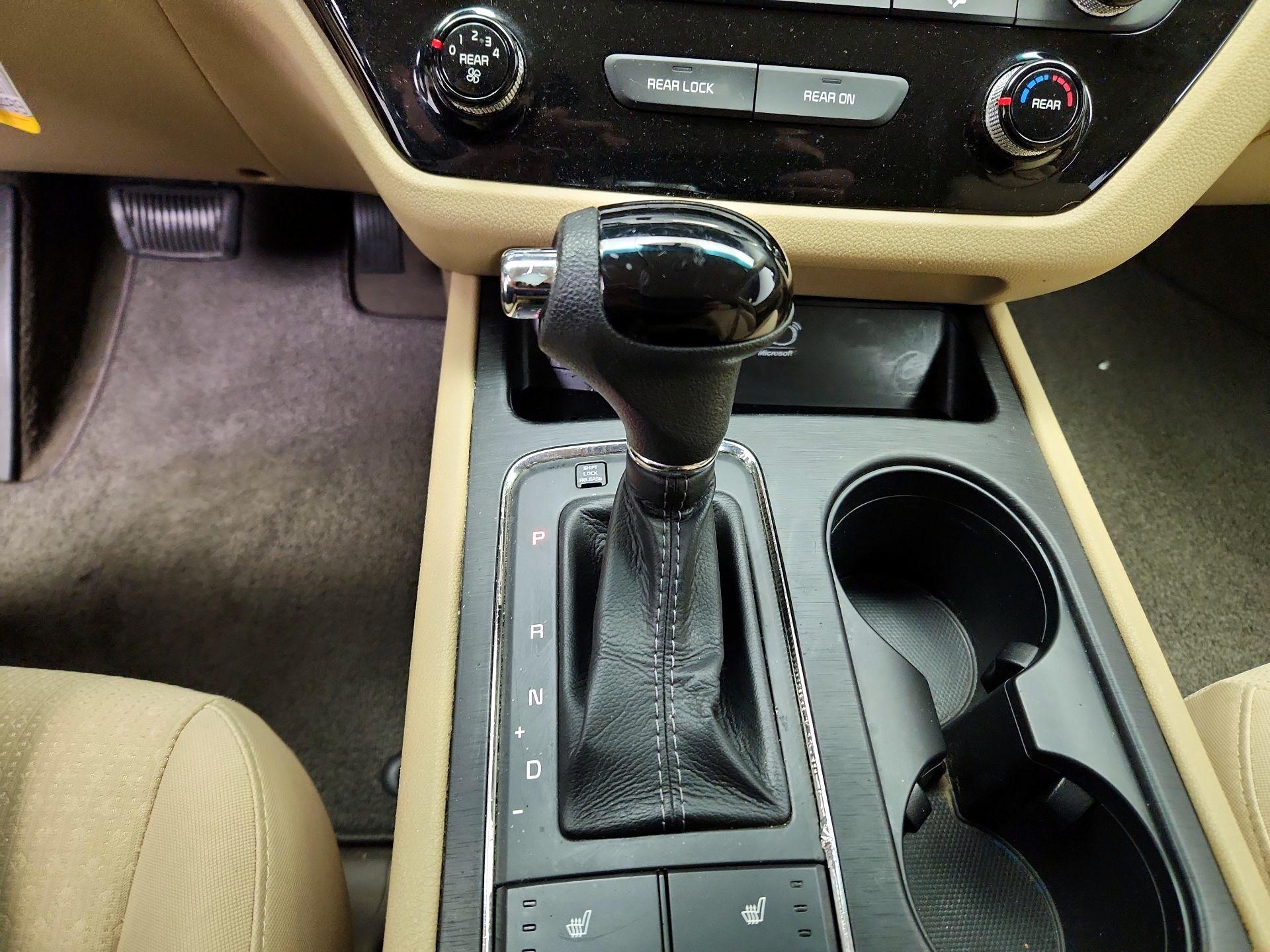 Thumbnail: 2016 Kia Sedona - 17