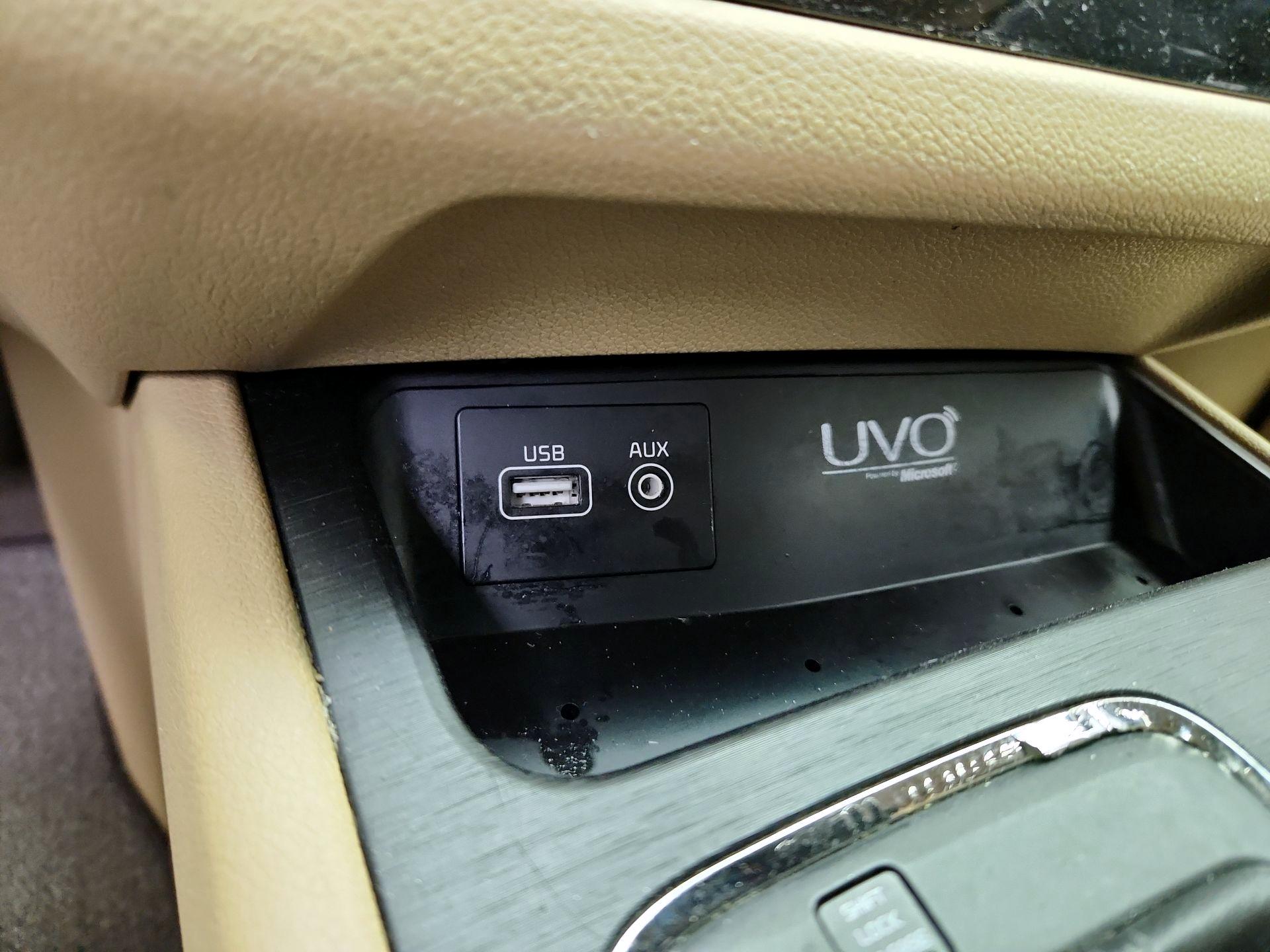 Thumbnail: 2016 Kia Sedona - 18