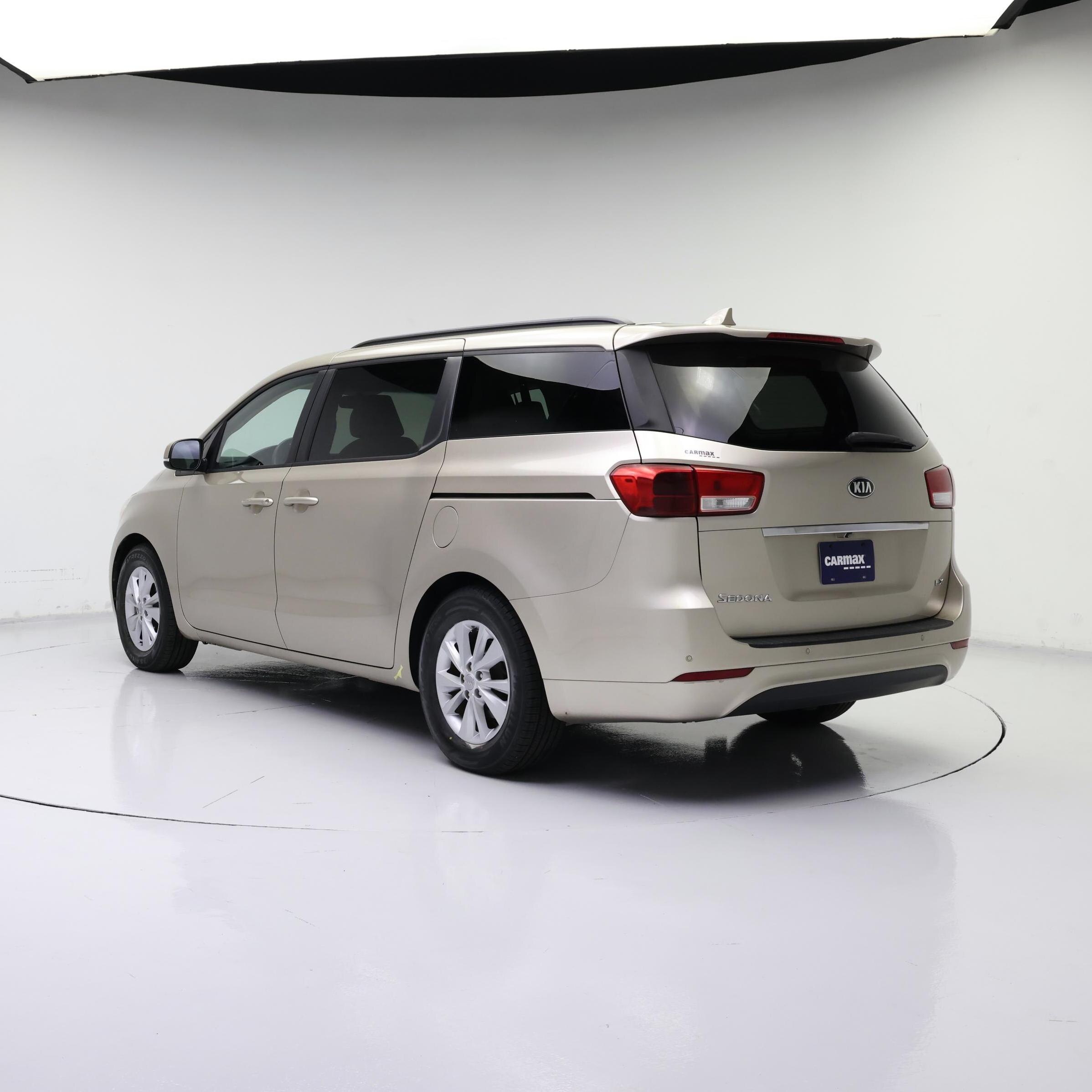 Thumbnail: 2016 Kia Sedona - 2