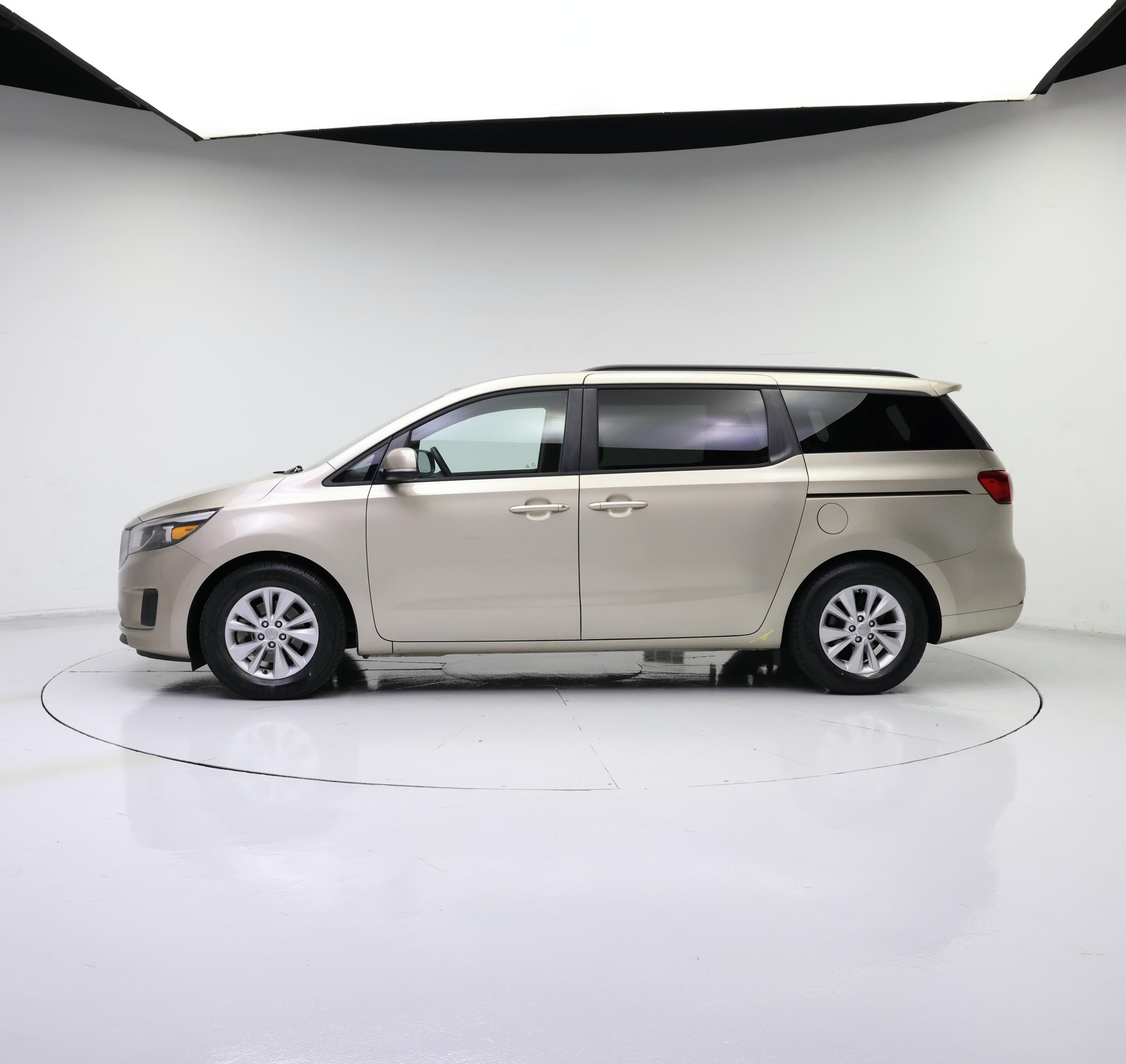 Thumbnail: 2016 Kia Sedona - 3