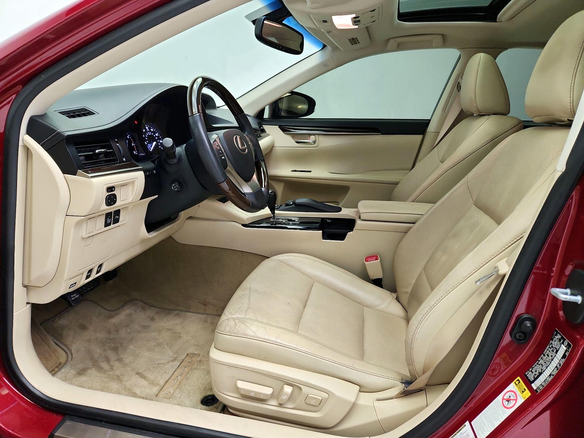 Thumbnail: 2015 Lexus ES - 11