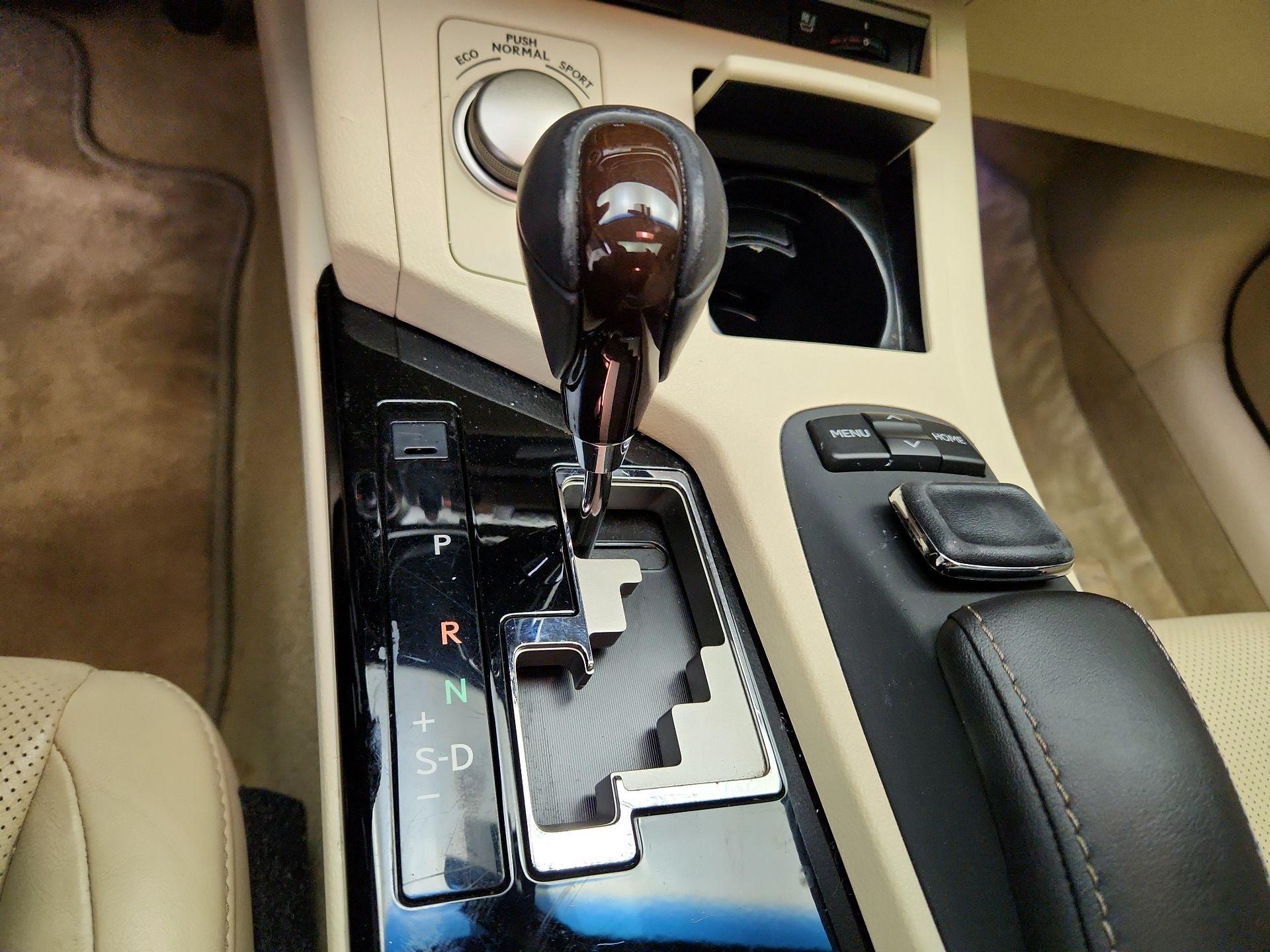 Thumbnail: 2015 Lexus ES - 18