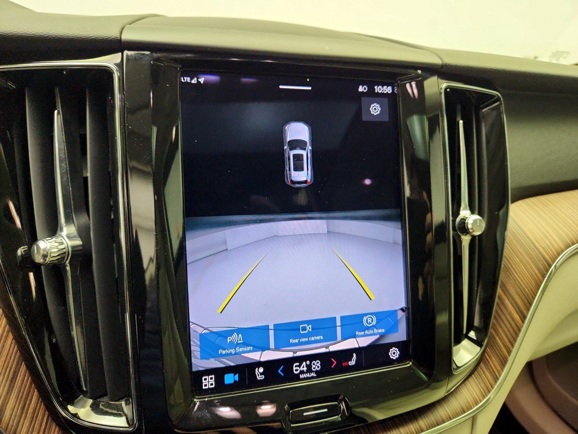Thumbnail: 2022 Volvo XC60 - 15