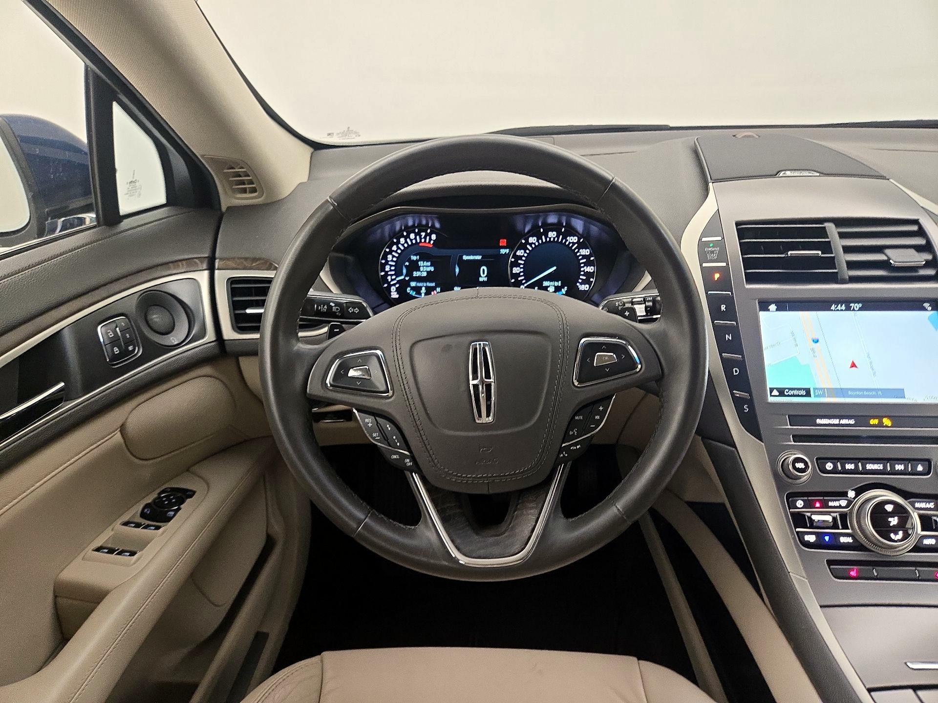 Thumbnail: 2017 Lincoln MKZ - 10