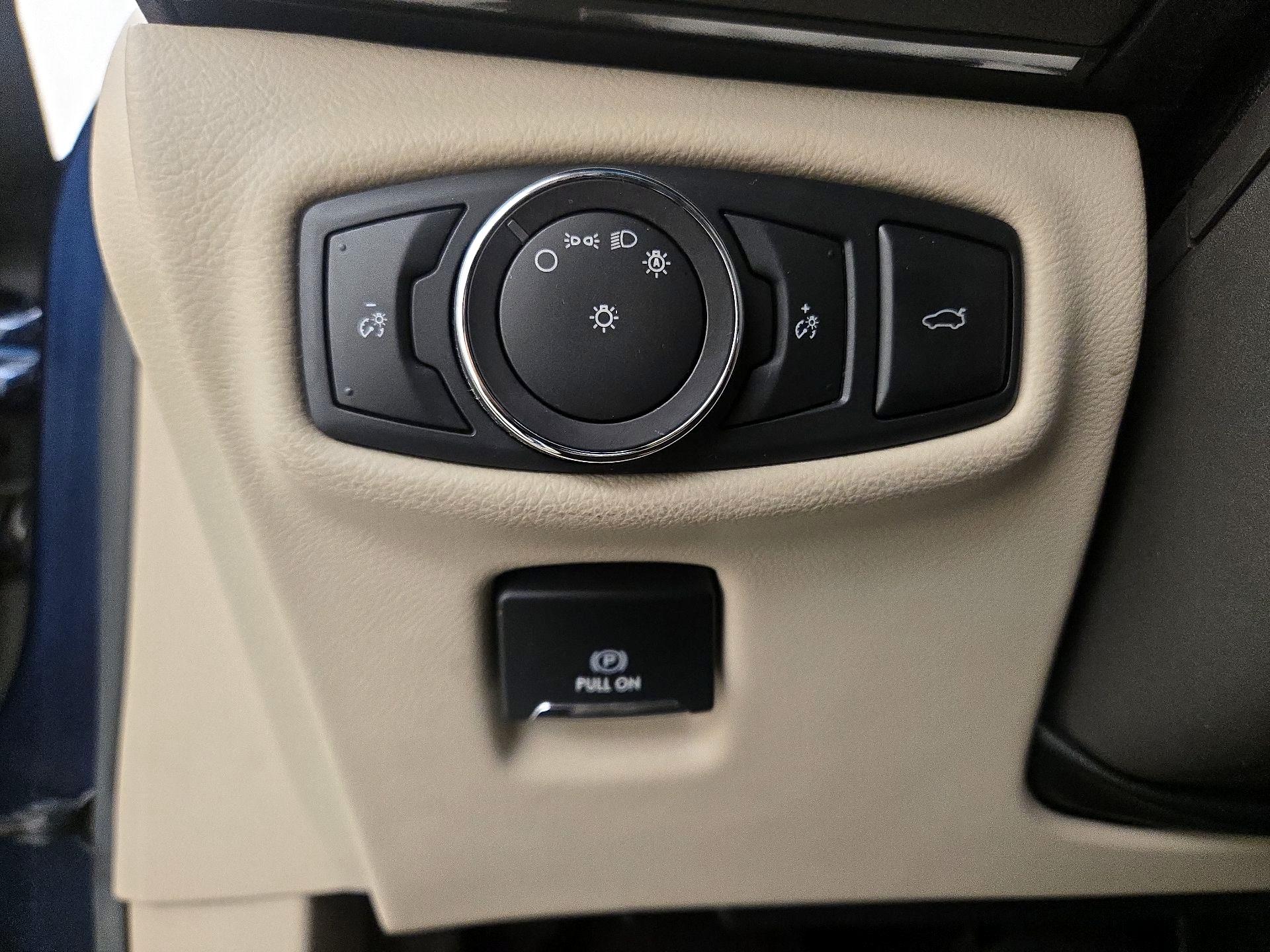 Thumbnail: 2017 Lincoln MKZ - 13