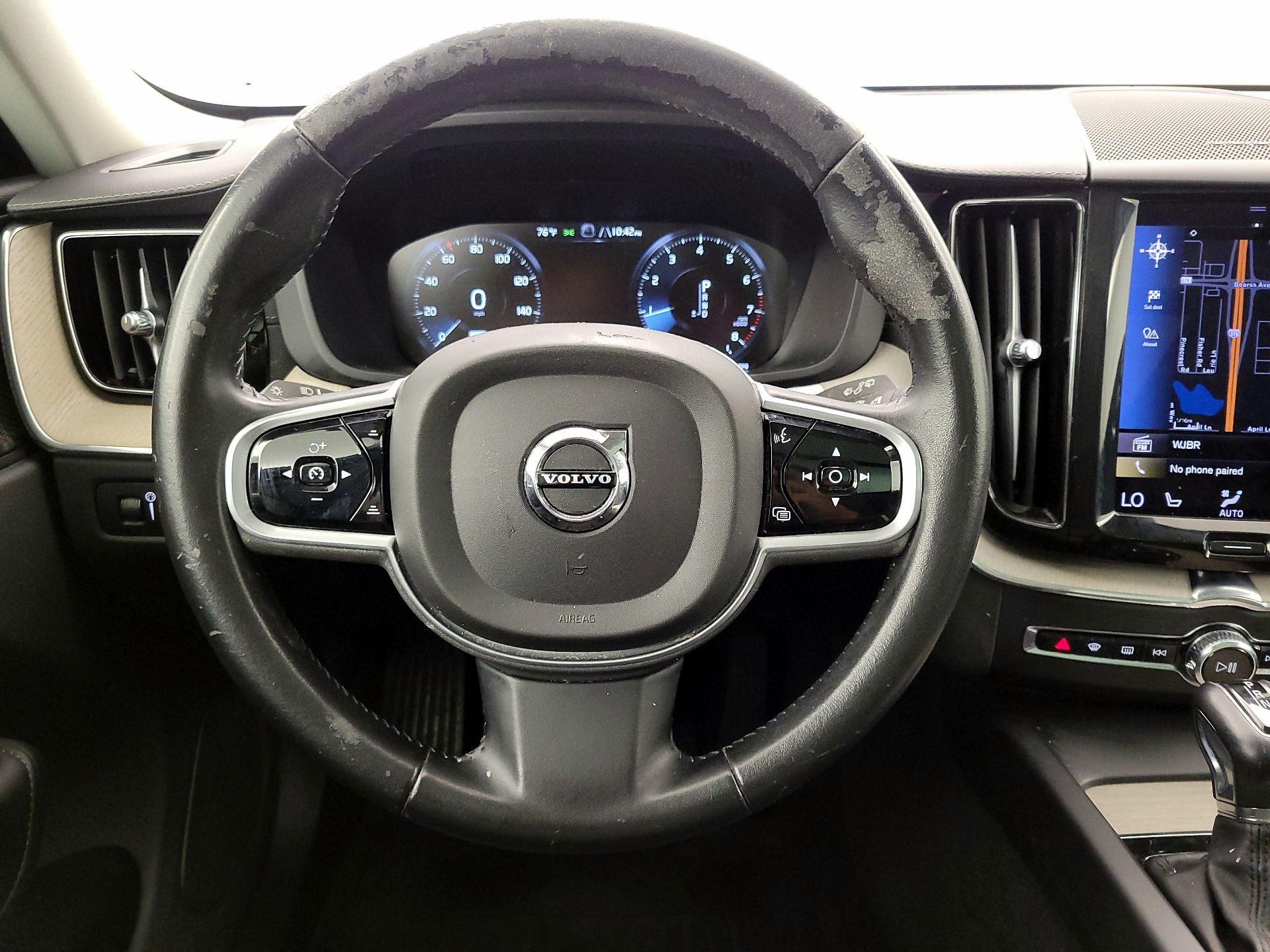 Thumbnail: 2021 Volvo XC60 - 10