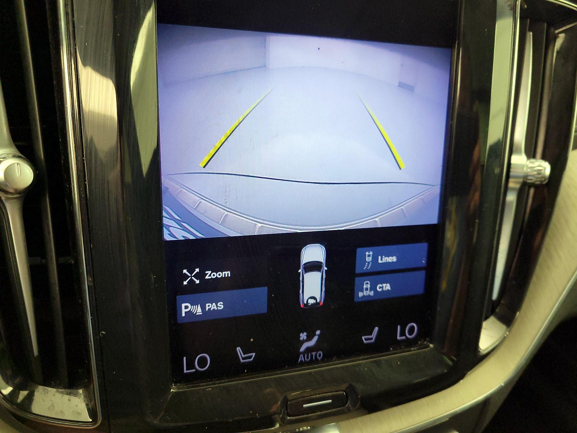 Thumbnail: 2021 Volvo XC60 - 15