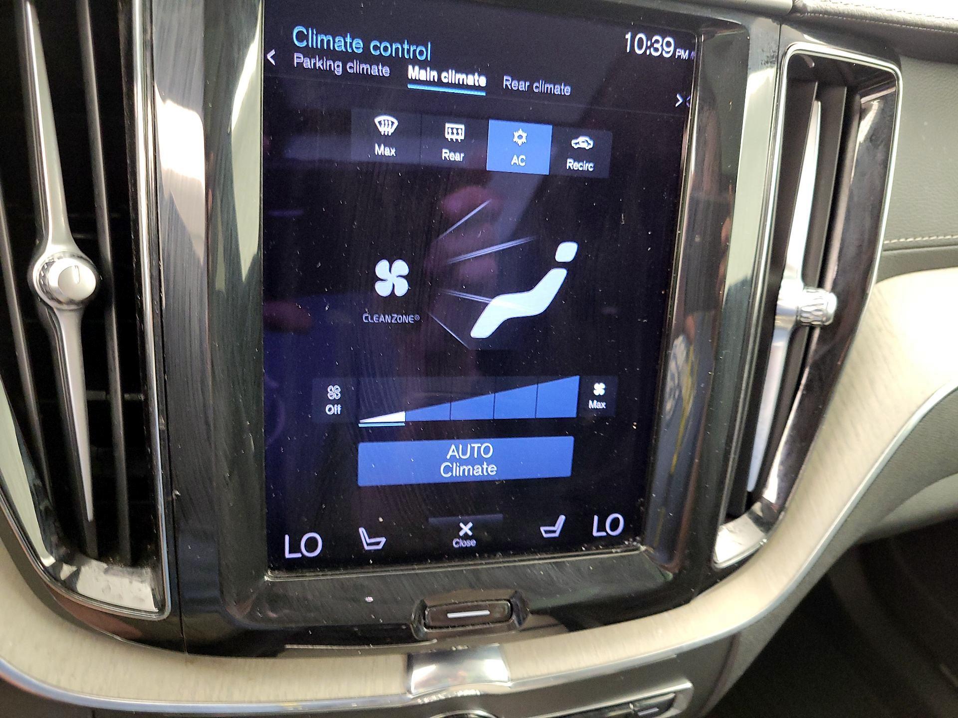 Thumbnail: 2021 Volvo XC60 - 17