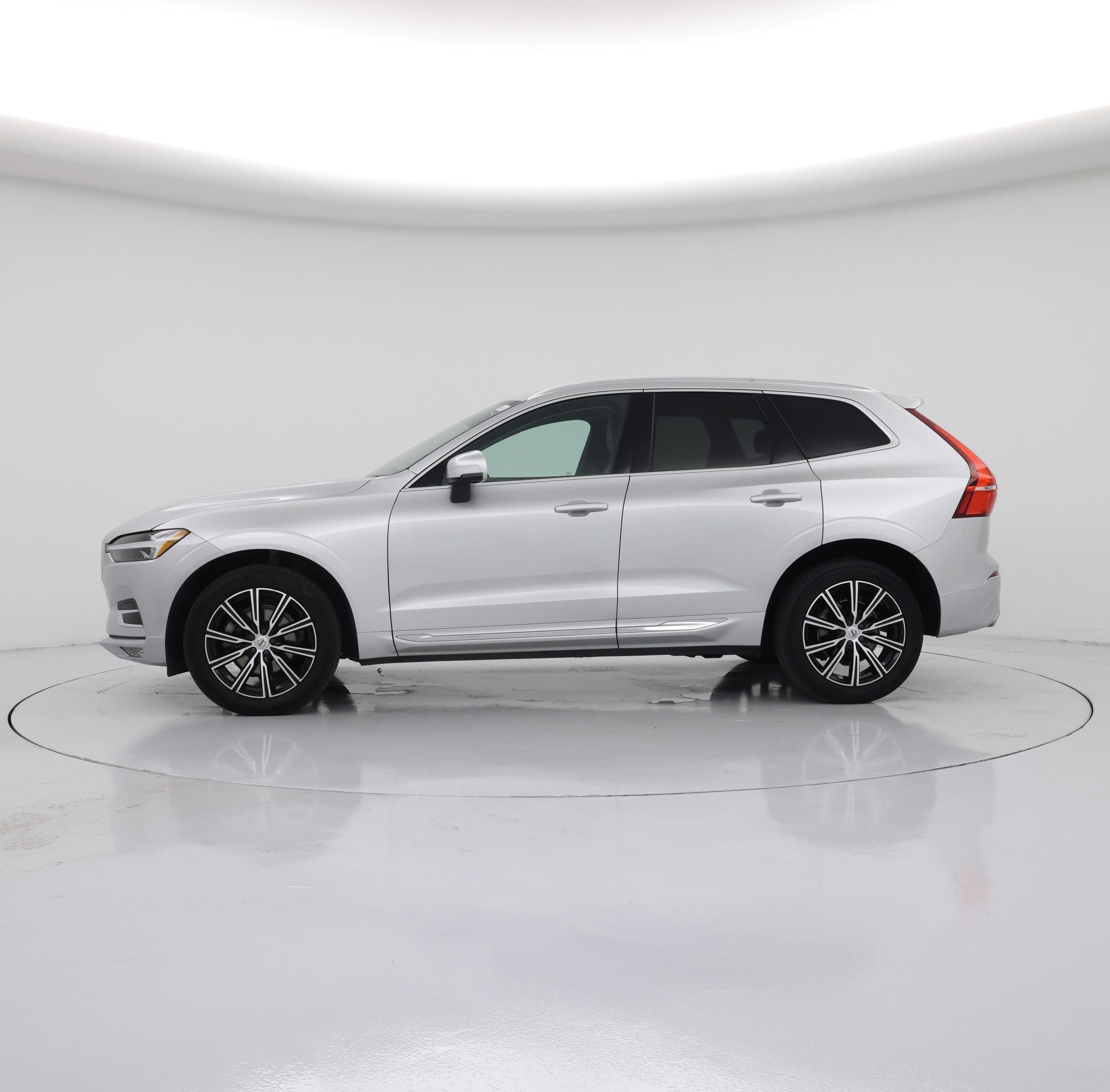 Thumbnail: 2021 Volvo XC60 - 3