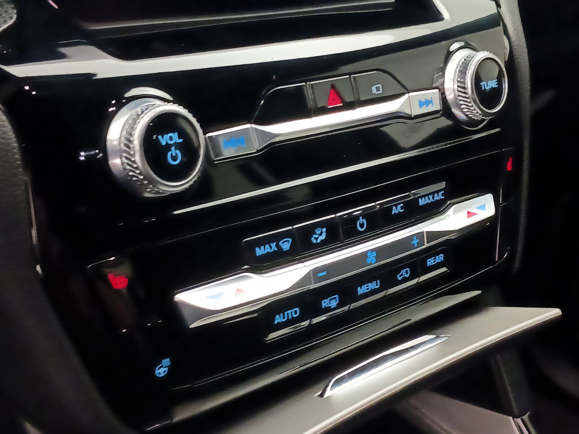 Thumbnail: 2023 Ford Explorer - 17