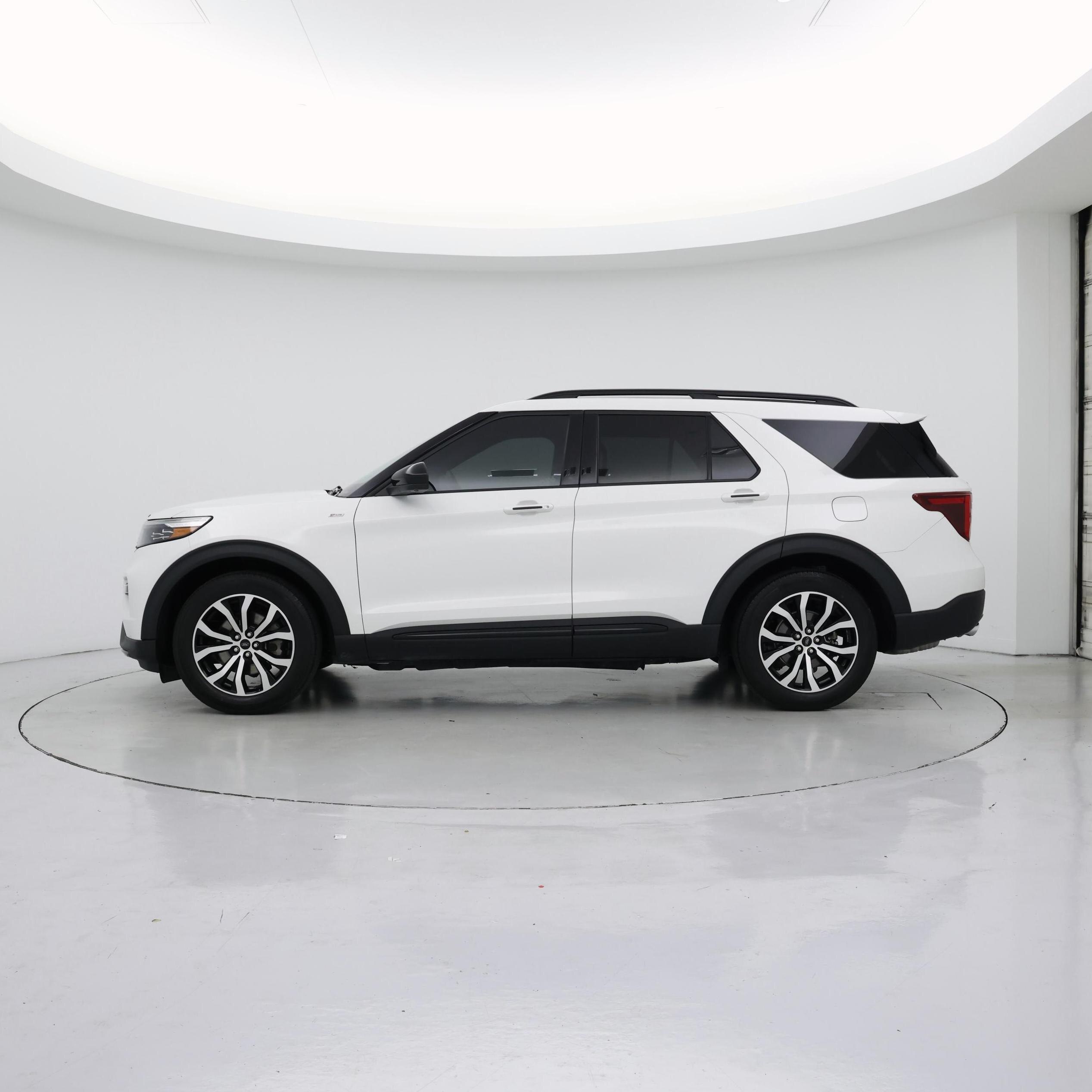 Thumbnail: 2023 Ford Explorer - 3