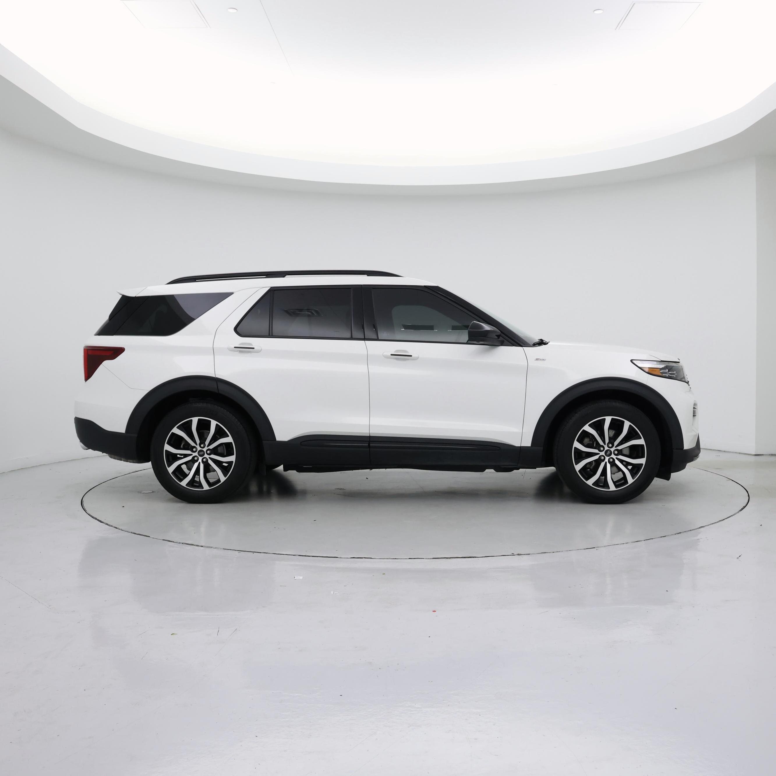 Thumbnail: 2023 Ford Explorer - 7