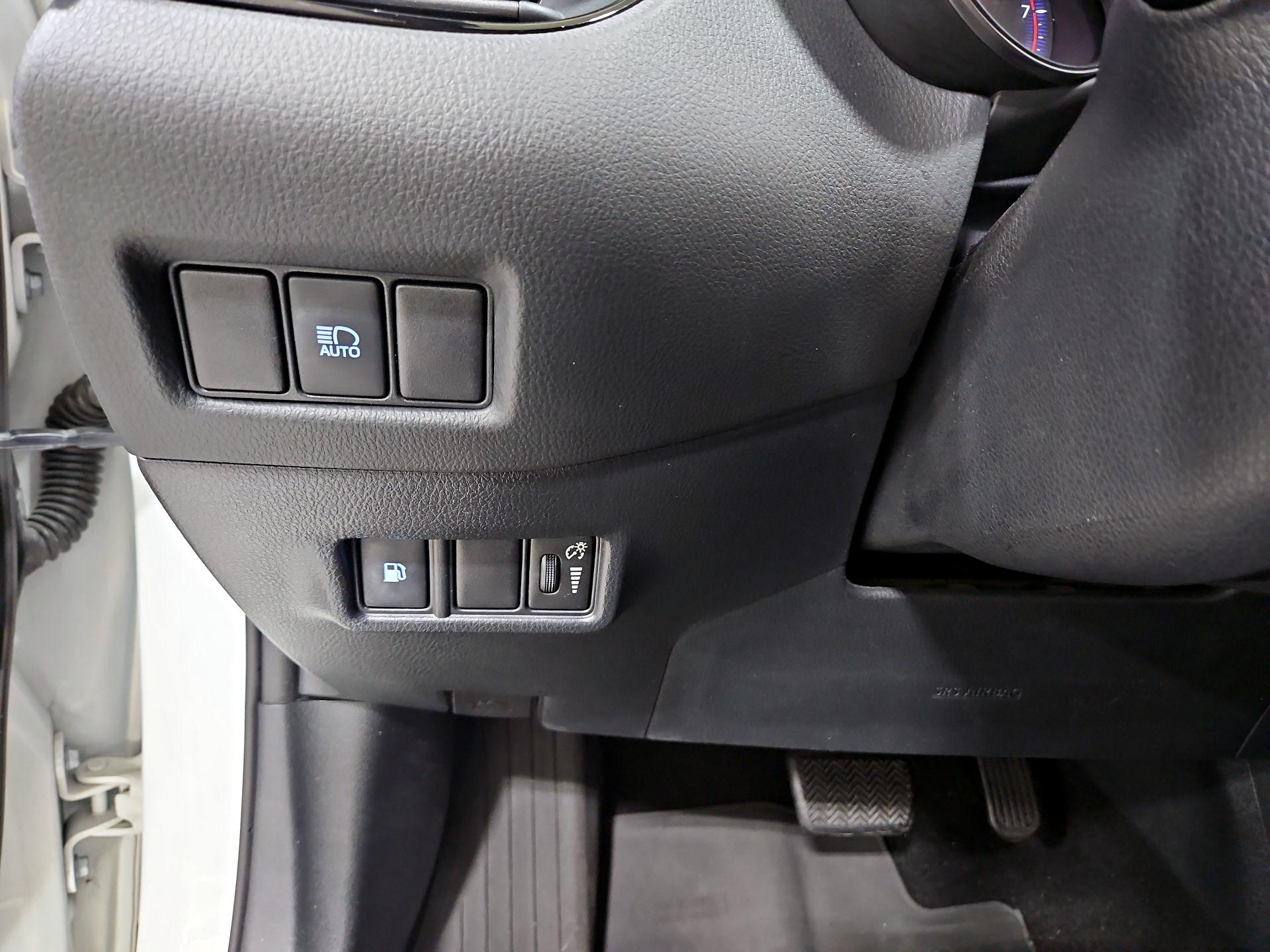 Thumbnail: 2021 Toyota C-HR - 13