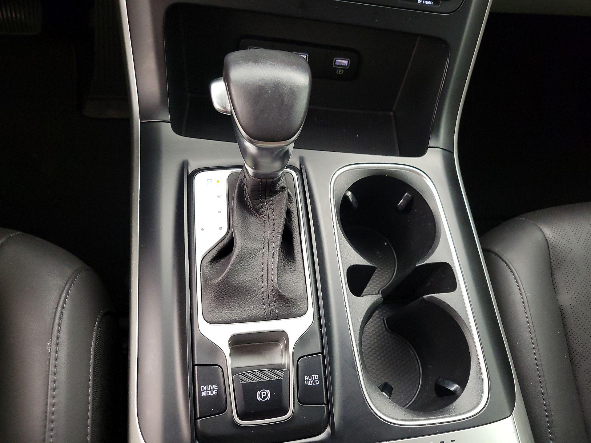 Thumbnail: 2022 Kia Carnival - 17