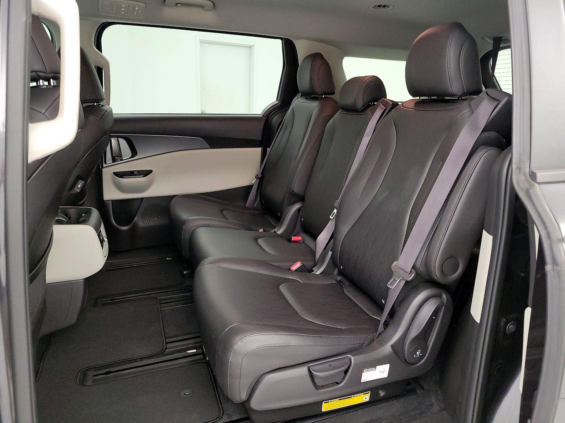 Thumbnail: 2022 Kia Carnival - 19