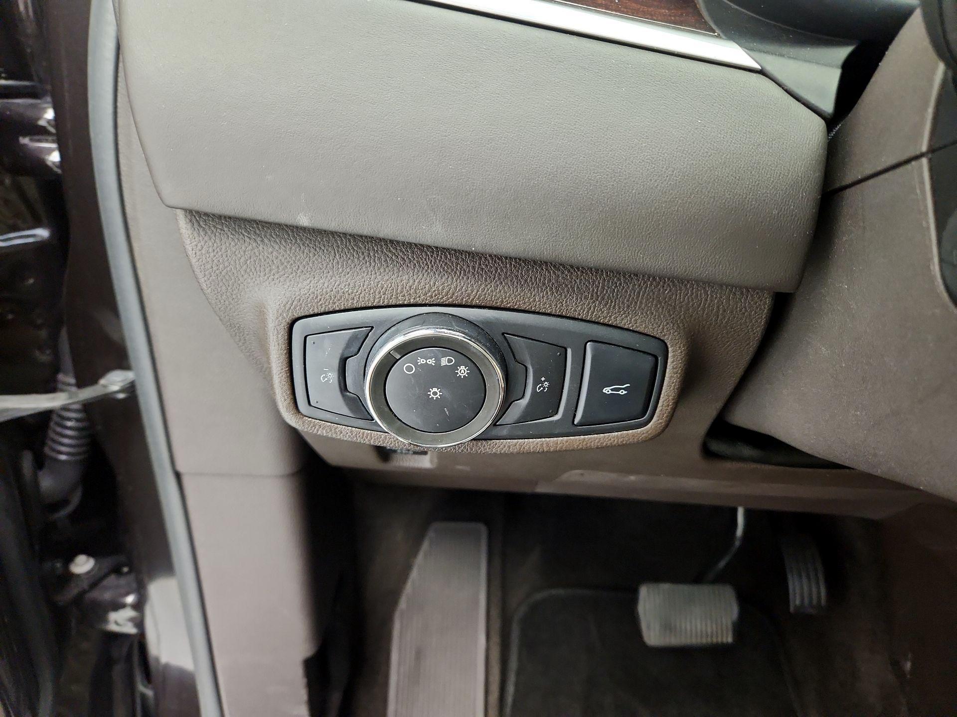 Thumbnail: 2017 Lincoln MKC - 13