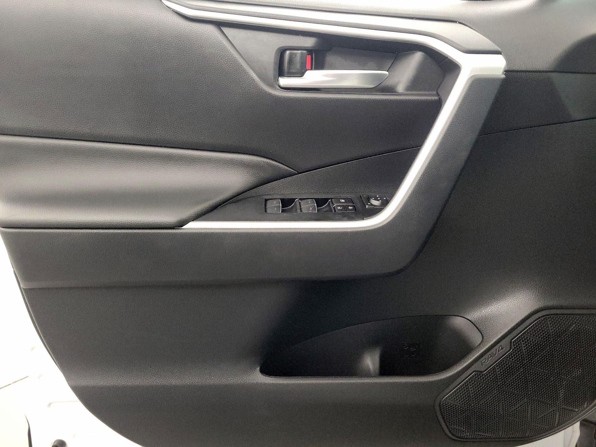 Thumbnail: 2024 Toyota RAV4 - 12