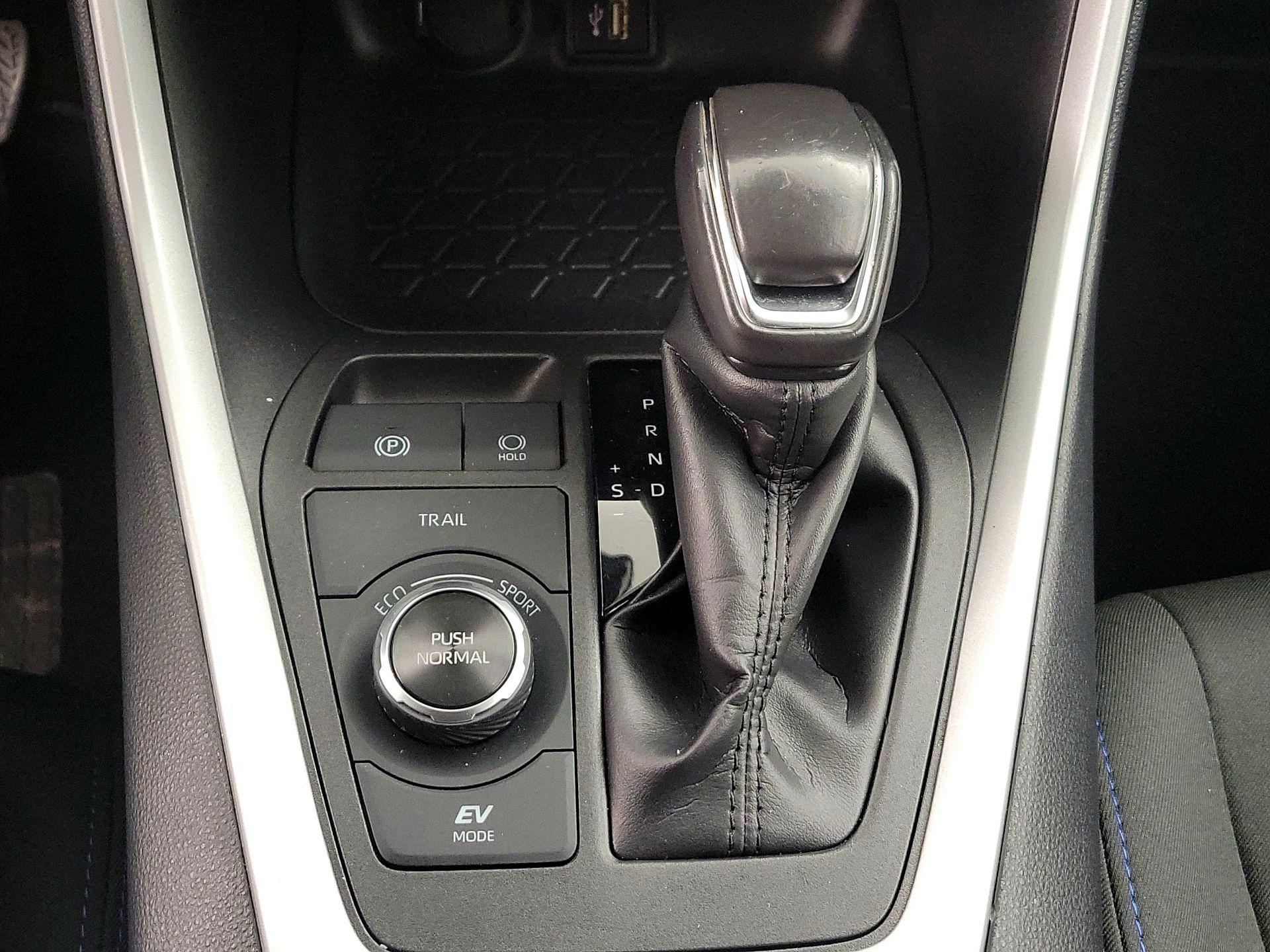 Thumbnail: 2024 Toyota RAV4 - 17