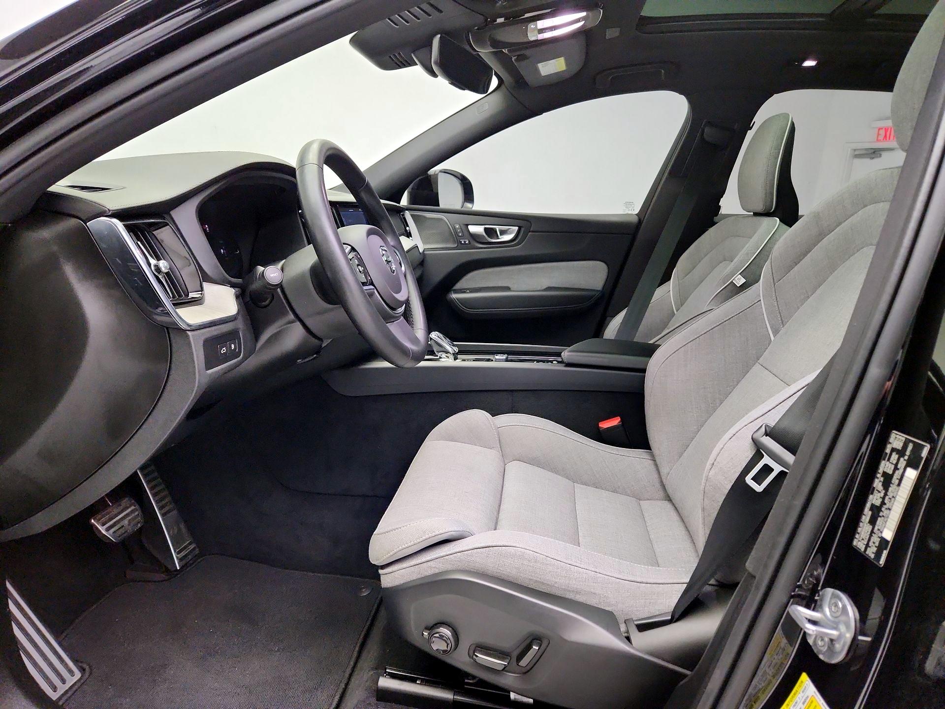 Thumbnail: 2023 Volvo XC60 - 11