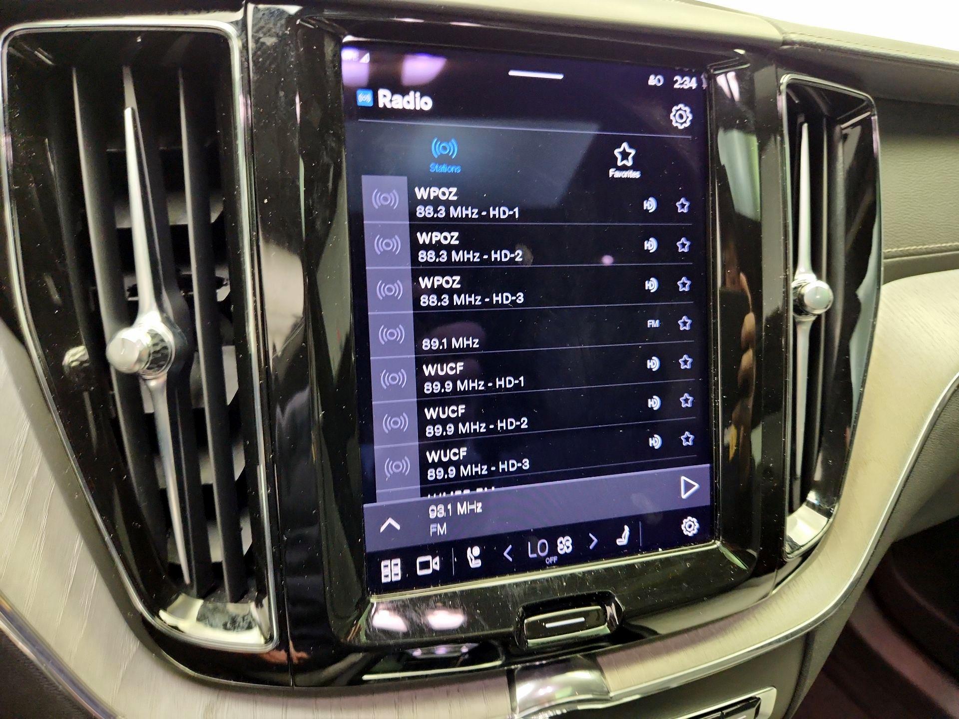 Thumbnail: 2023 Volvo XC60 - 15