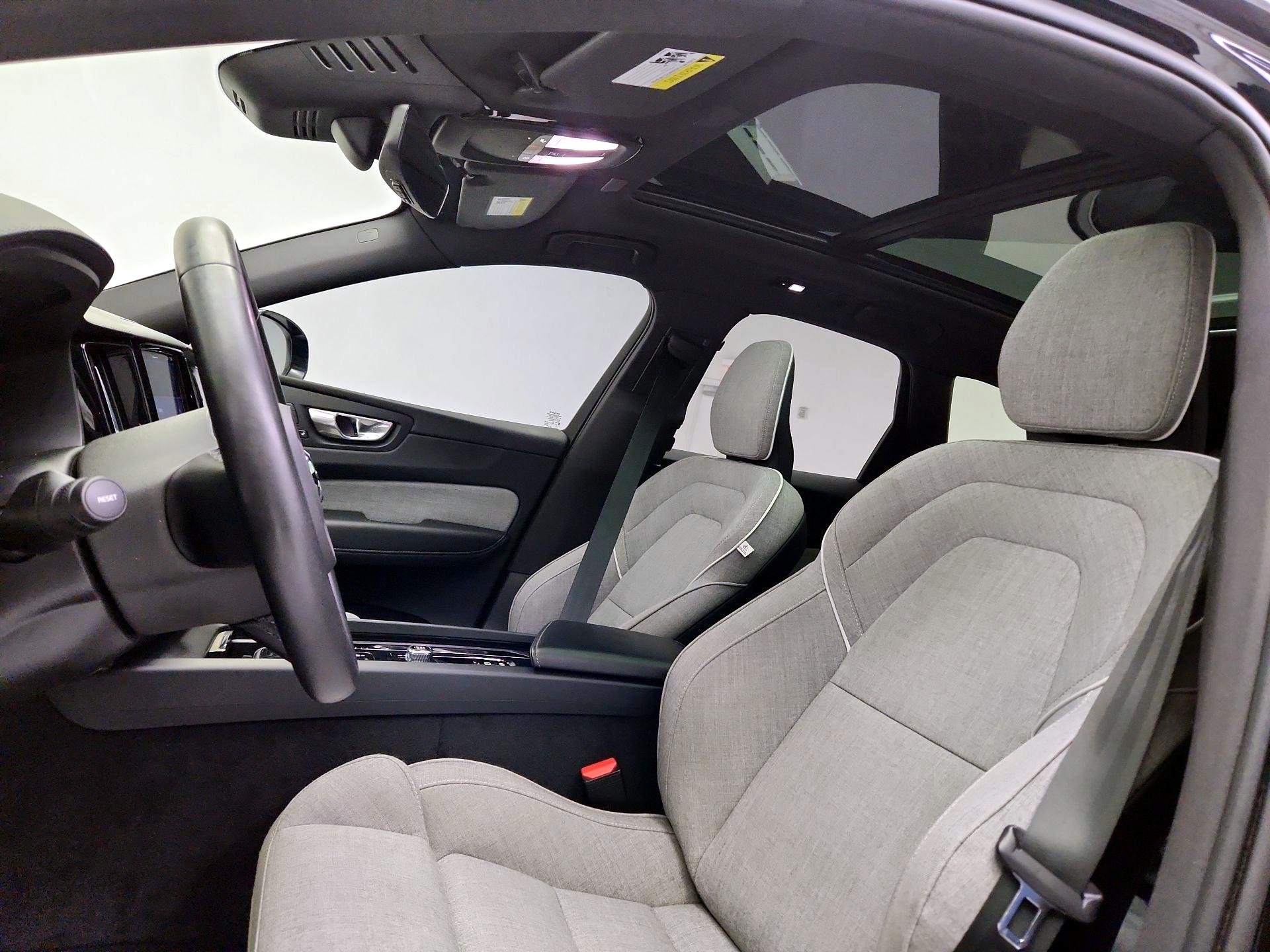 Thumbnail: 2023 Volvo XC60 - 19