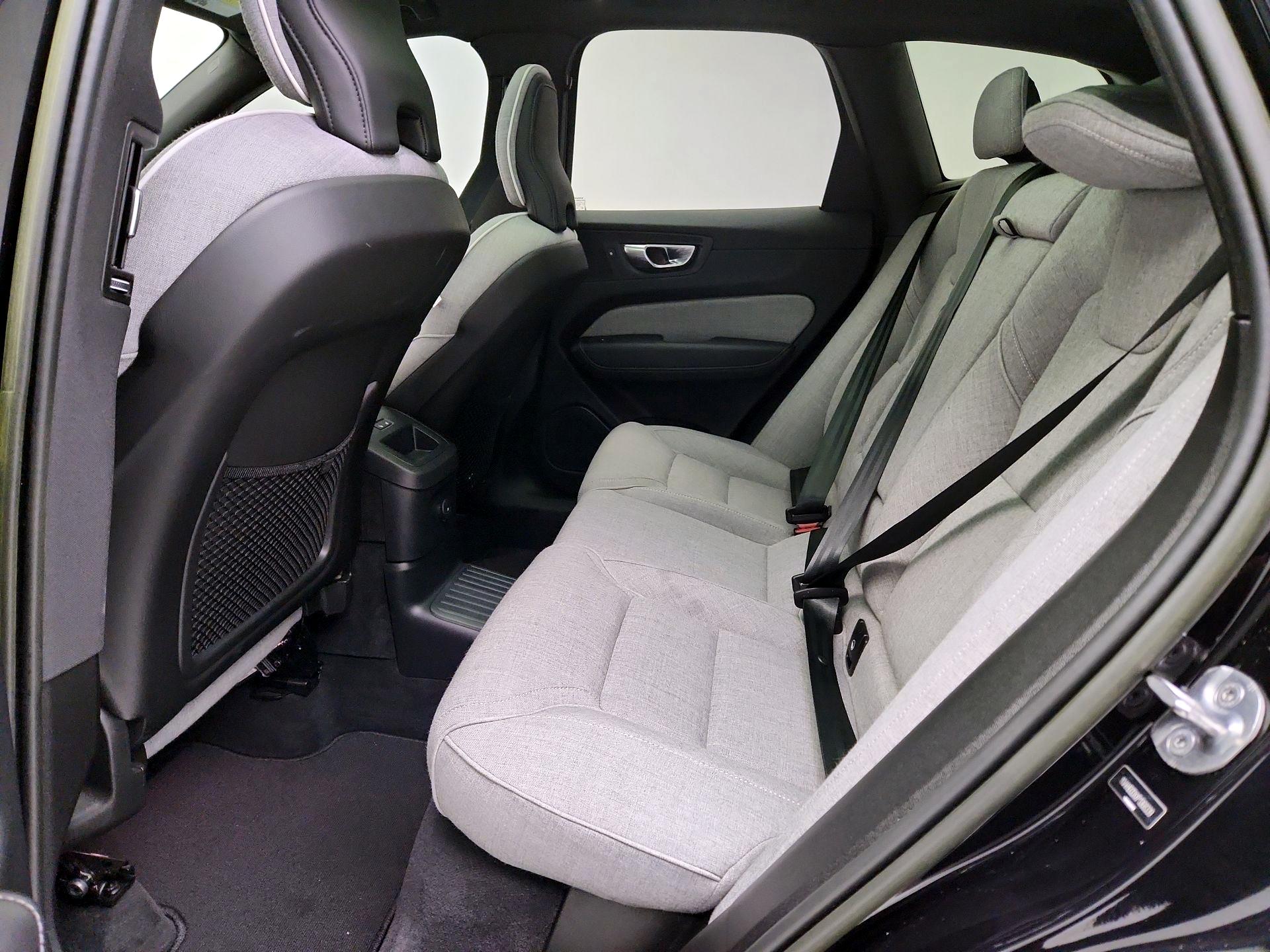 Thumbnail: 2023 Volvo XC60 - 20