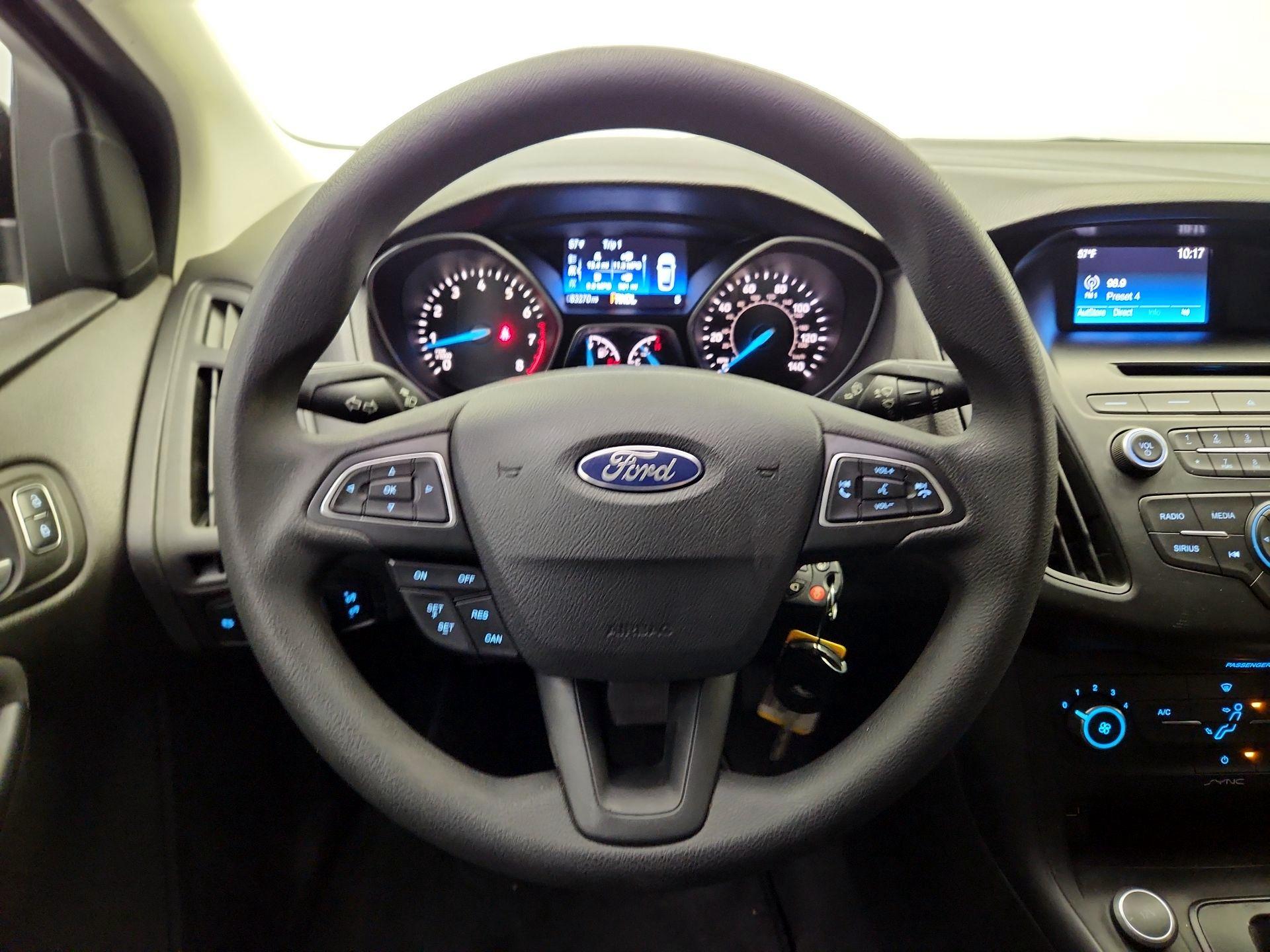 Thumbnail: 2016 Ford Focus - 10