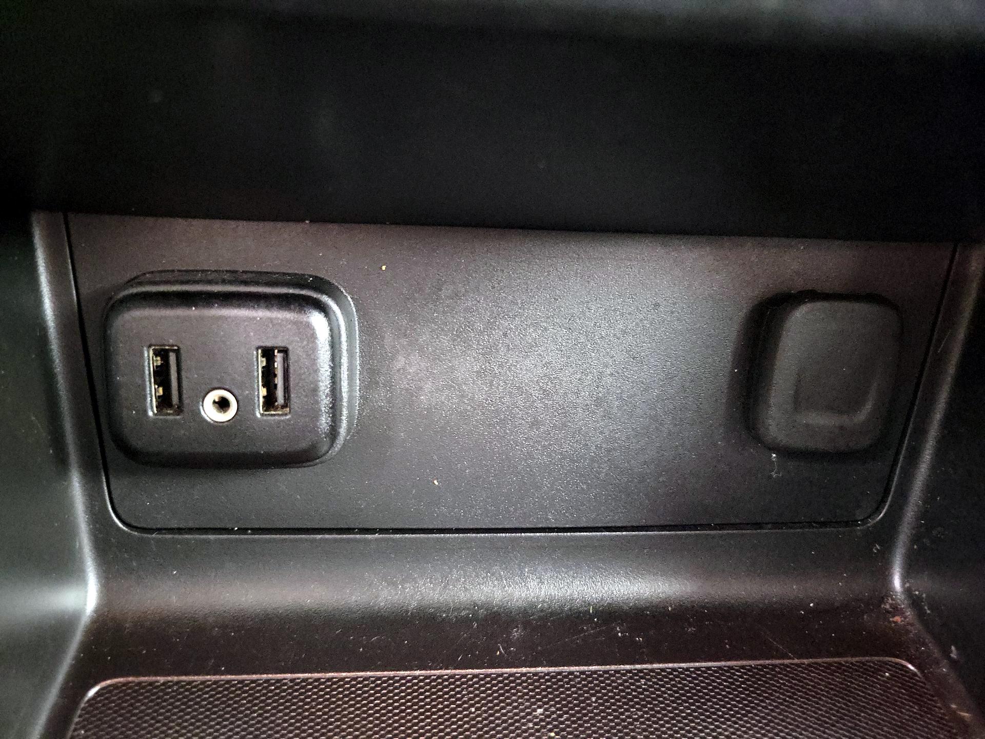 Thumbnail: 2022 Chevrolet Colorado - 18