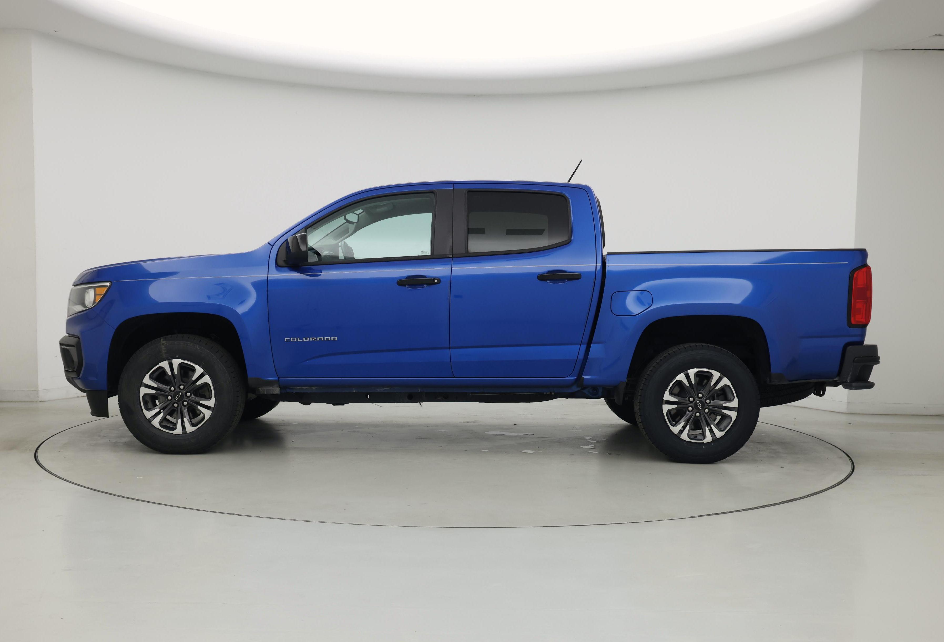 Thumbnail: 2022 Chevrolet Colorado - 3