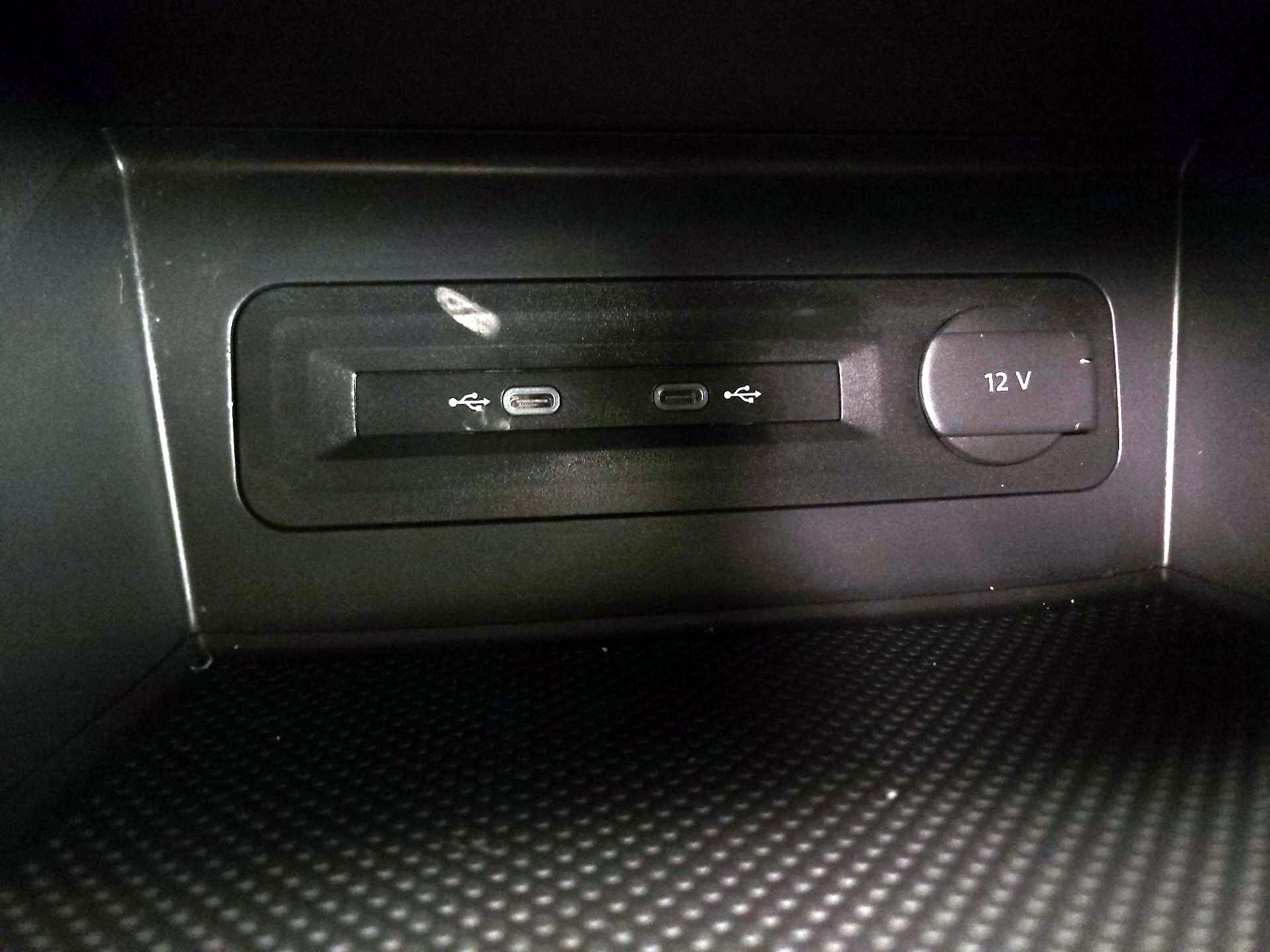 Thumbnail: 2023 Volkswagen Atlas - 18