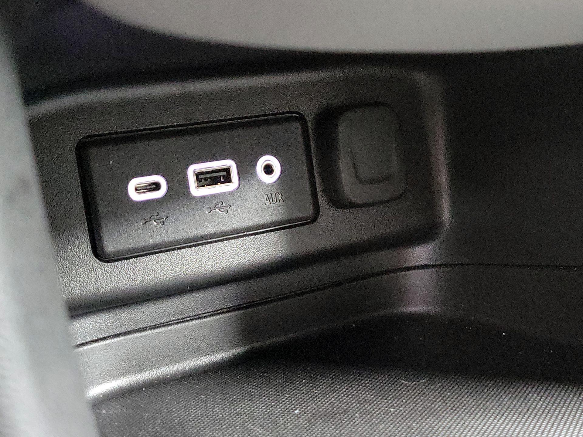 Thumbnail: 2023 Chevrolet Equinox - 18