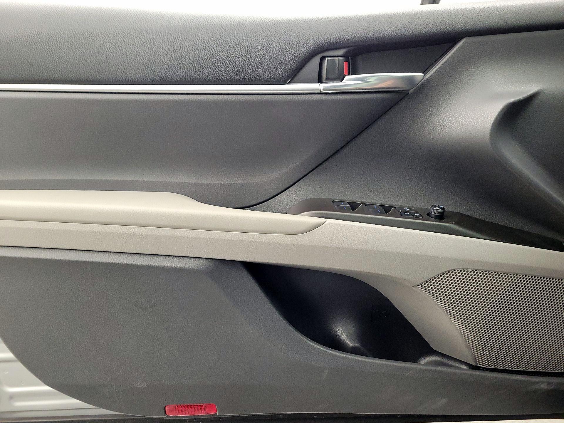 Thumbnail: 2023 Toyota Camry - 12