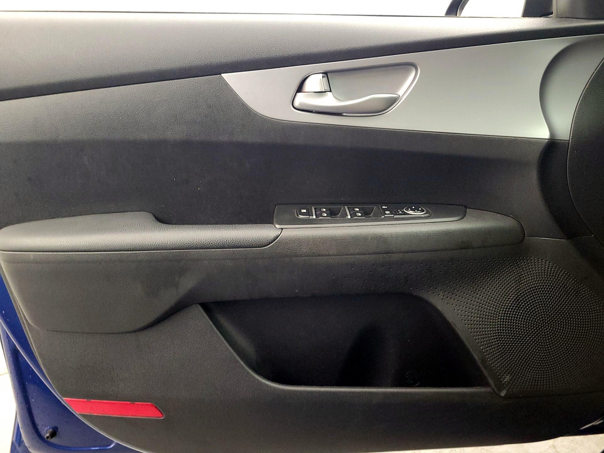 Thumbnail: 2023 Kia Forte - 12