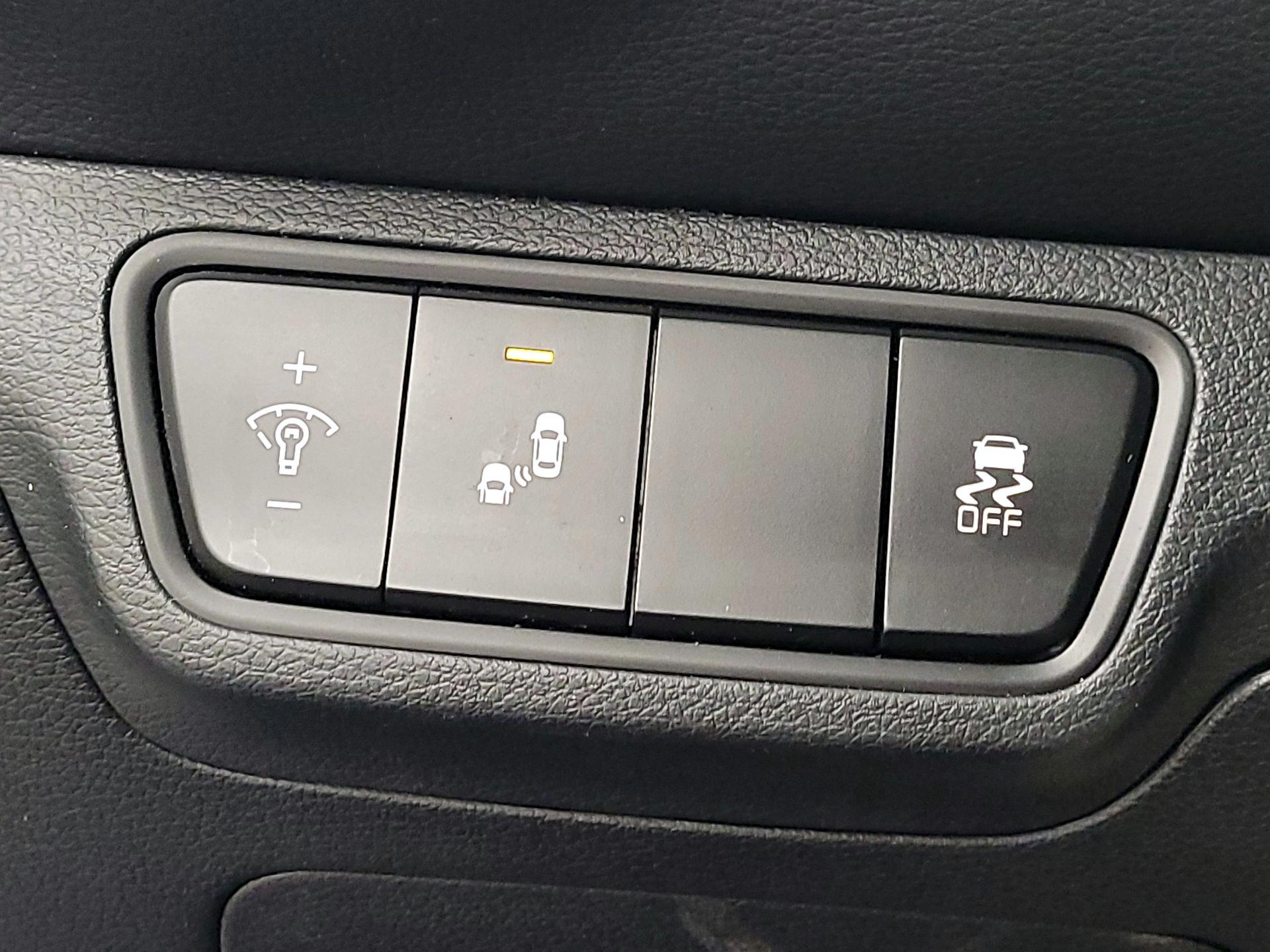 Thumbnail: 2023 Kia Forte - 13