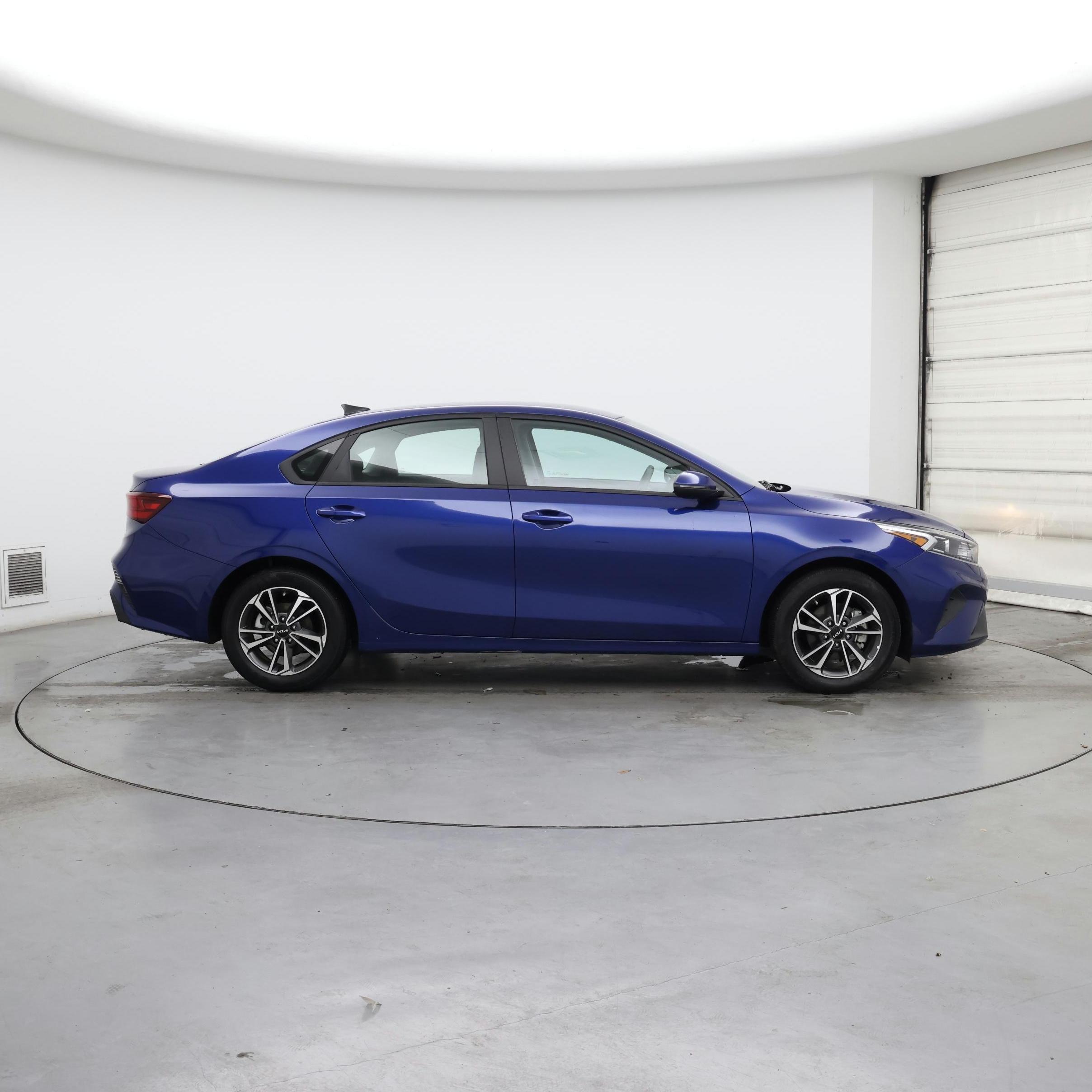 Thumbnail: 2023 Kia Forte - 7