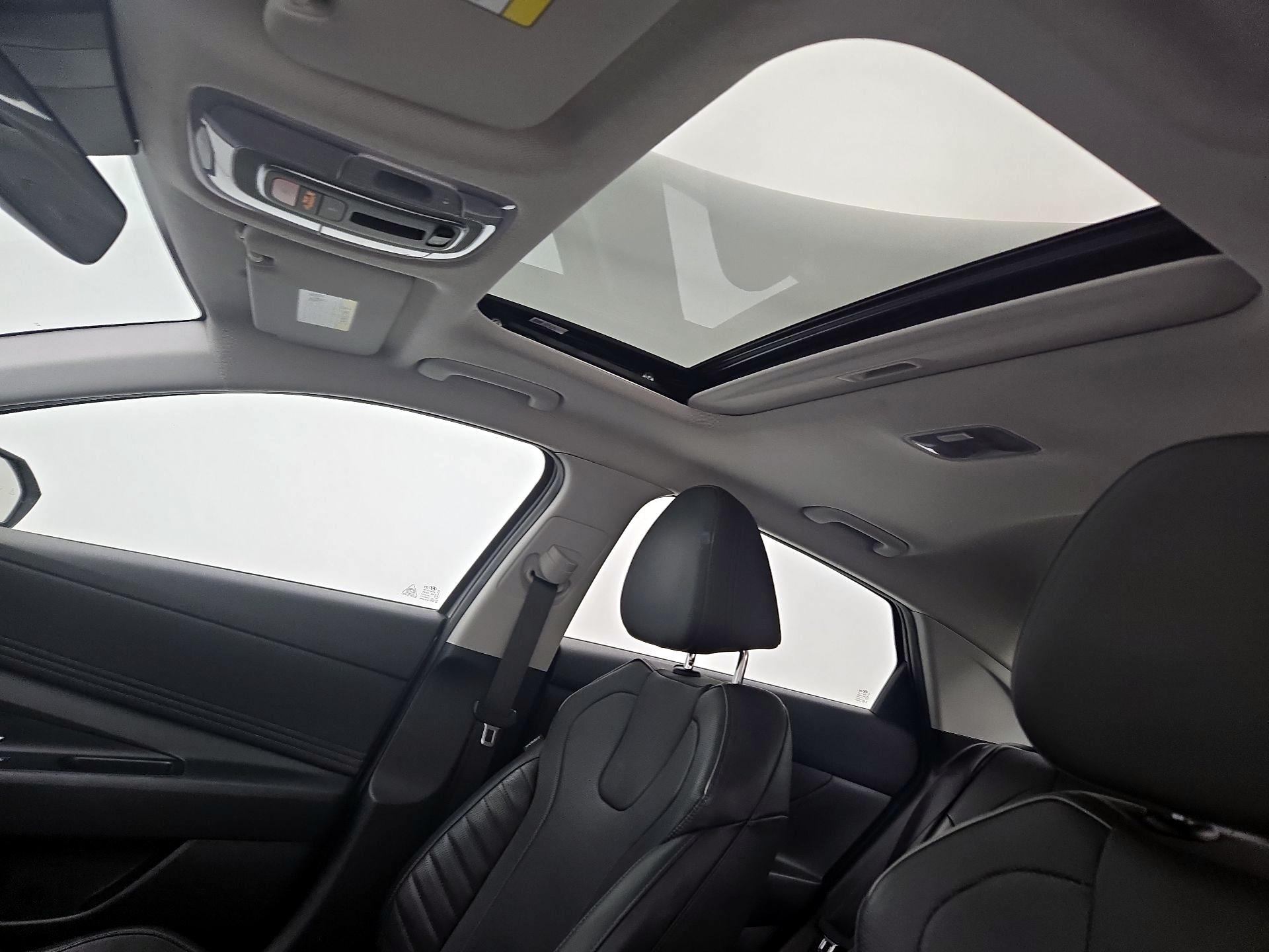 Thumbnail: 2023 Hyundai Elantra - 20