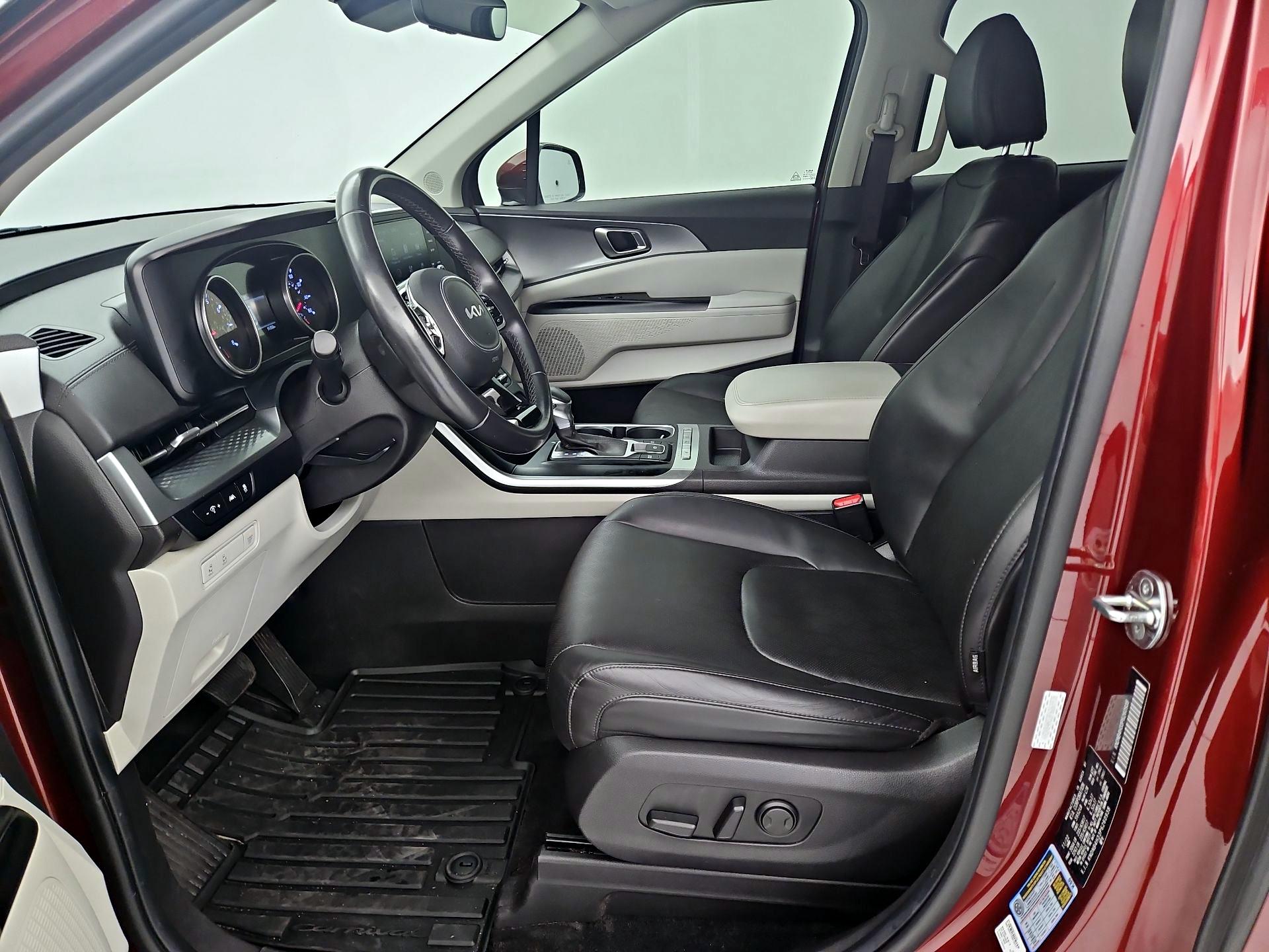 Thumbnail: 2023 Kia Carnival - 11