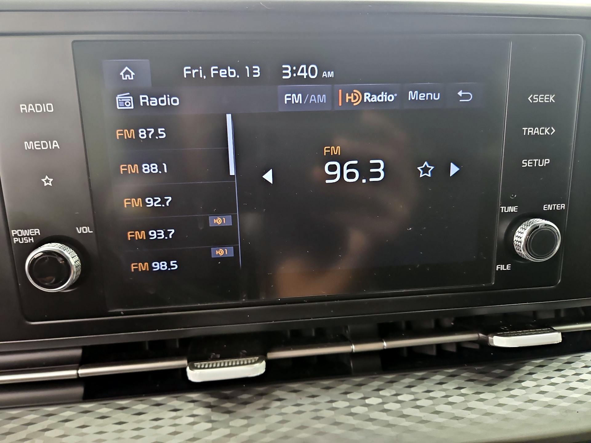 Thumbnail: 2023 Kia Carnival - 15