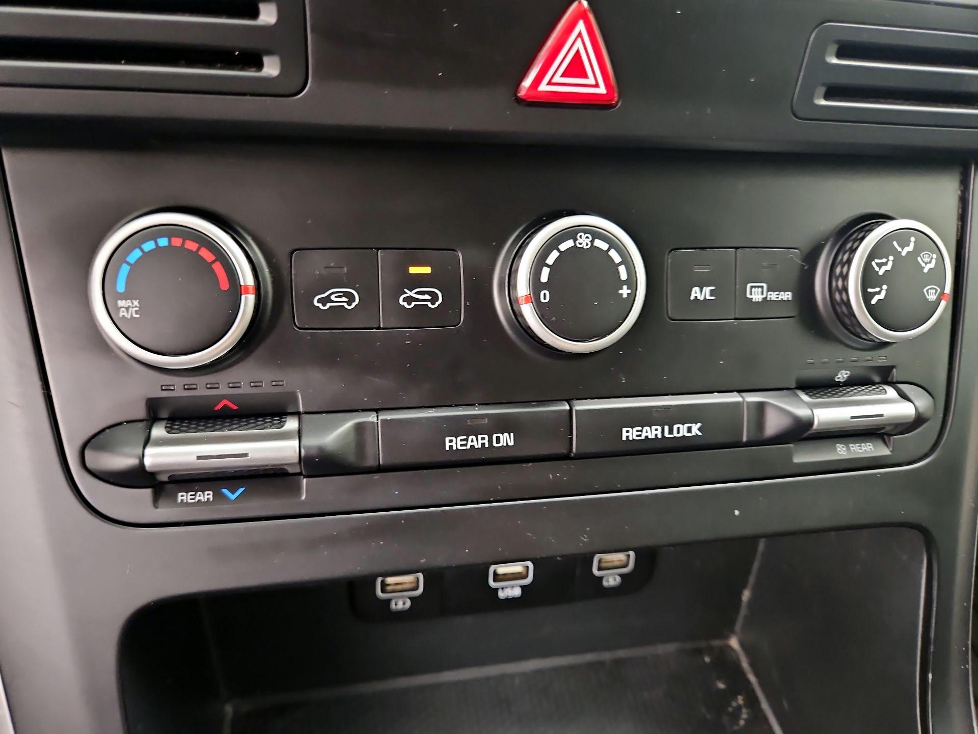 Thumbnail: 2023 Kia Carnival - 16