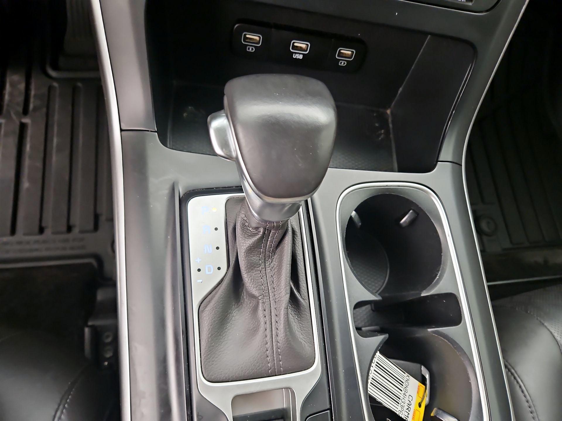 Thumbnail: 2023 Kia Carnival - 17