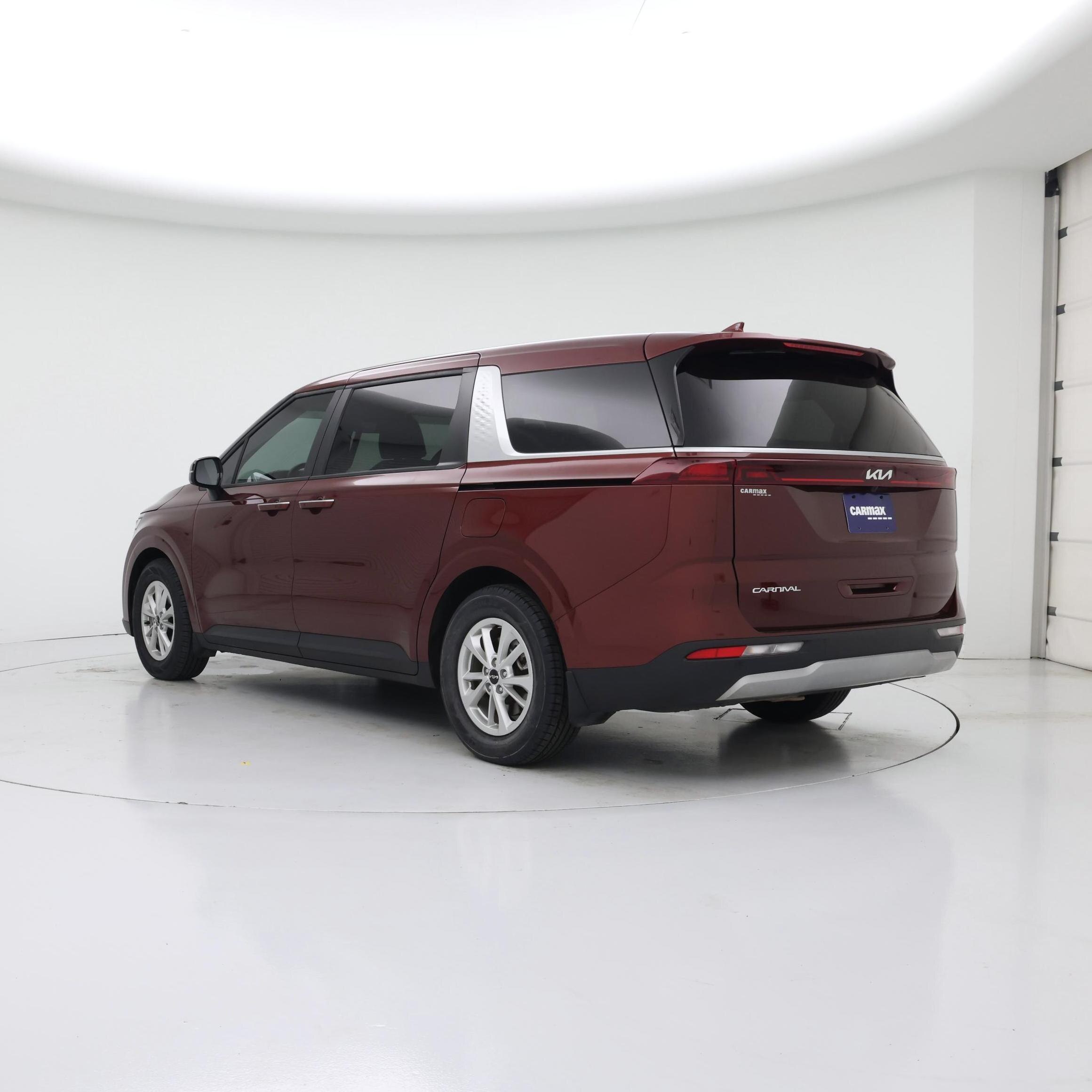 Thumbnail: 2023 Kia Carnival - 2