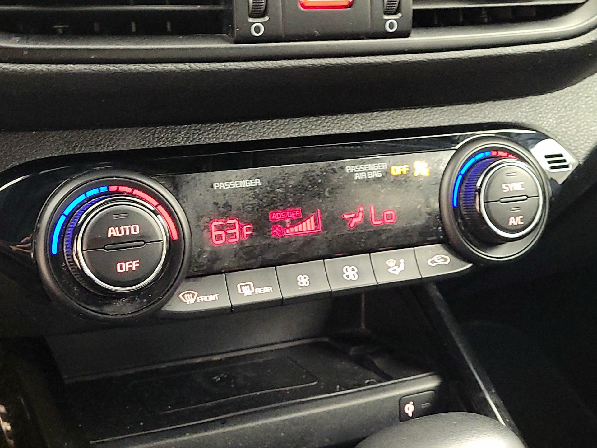 Thumbnail: 2024 Kia Forte - 16